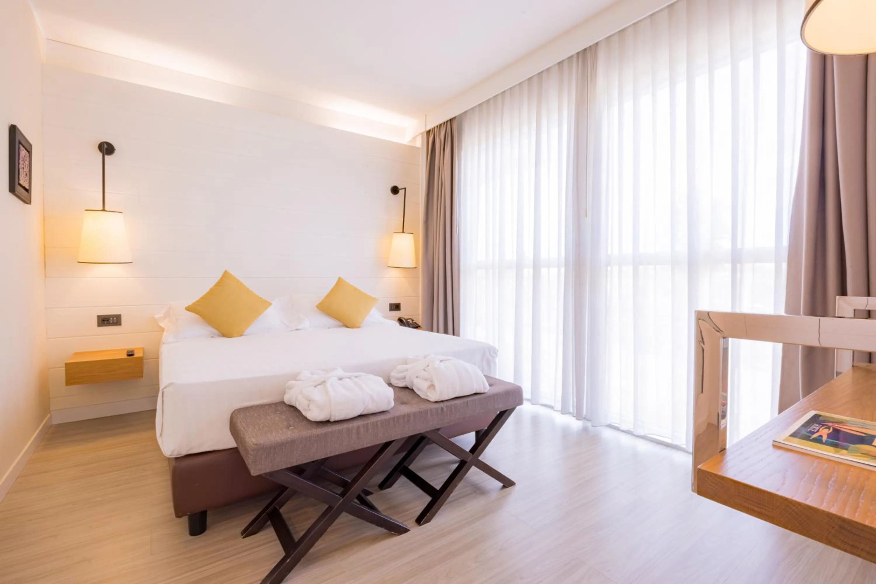 Bedroom, Bed in Hotel Viareggio