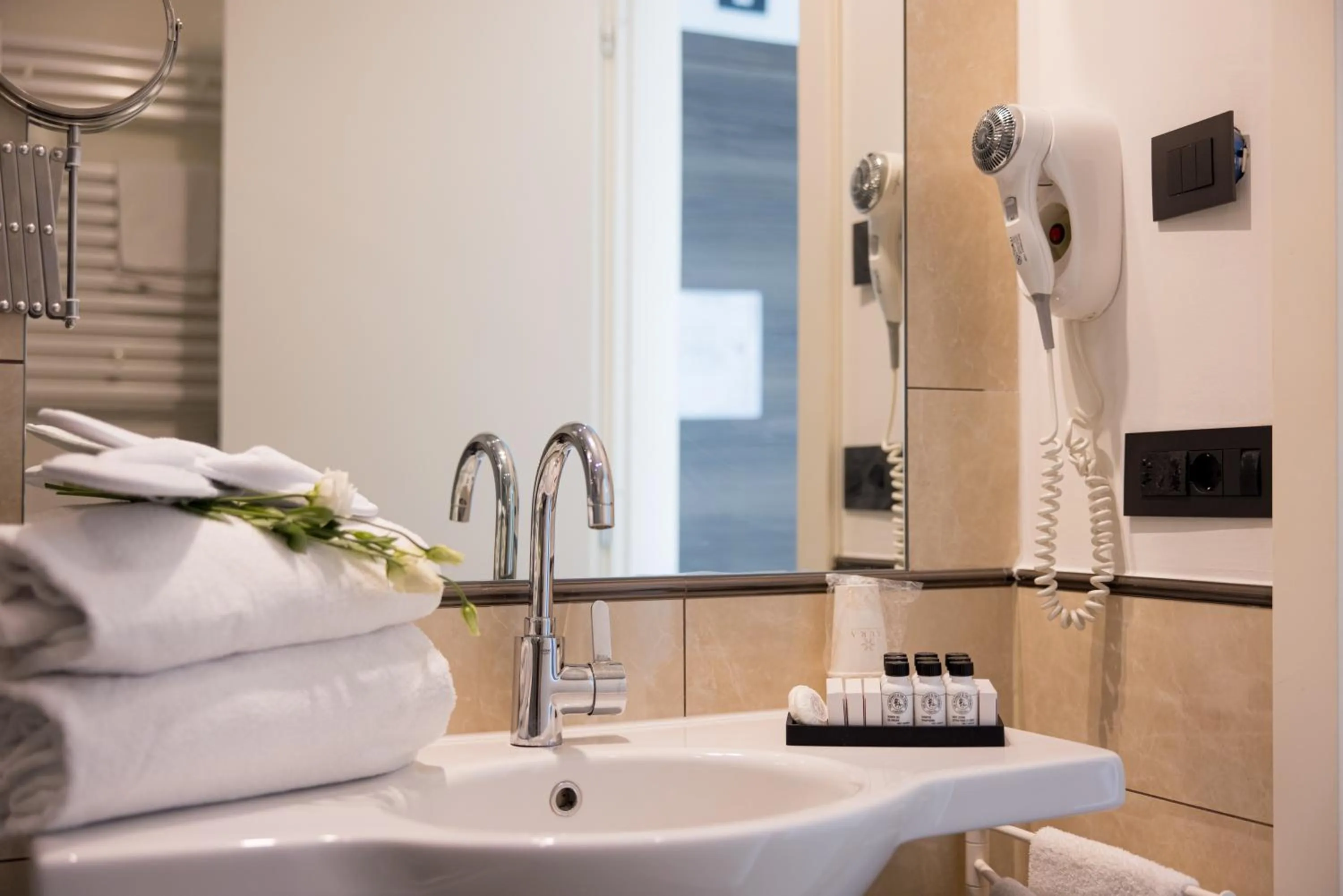 Bathroom in Hotel Viareggio
