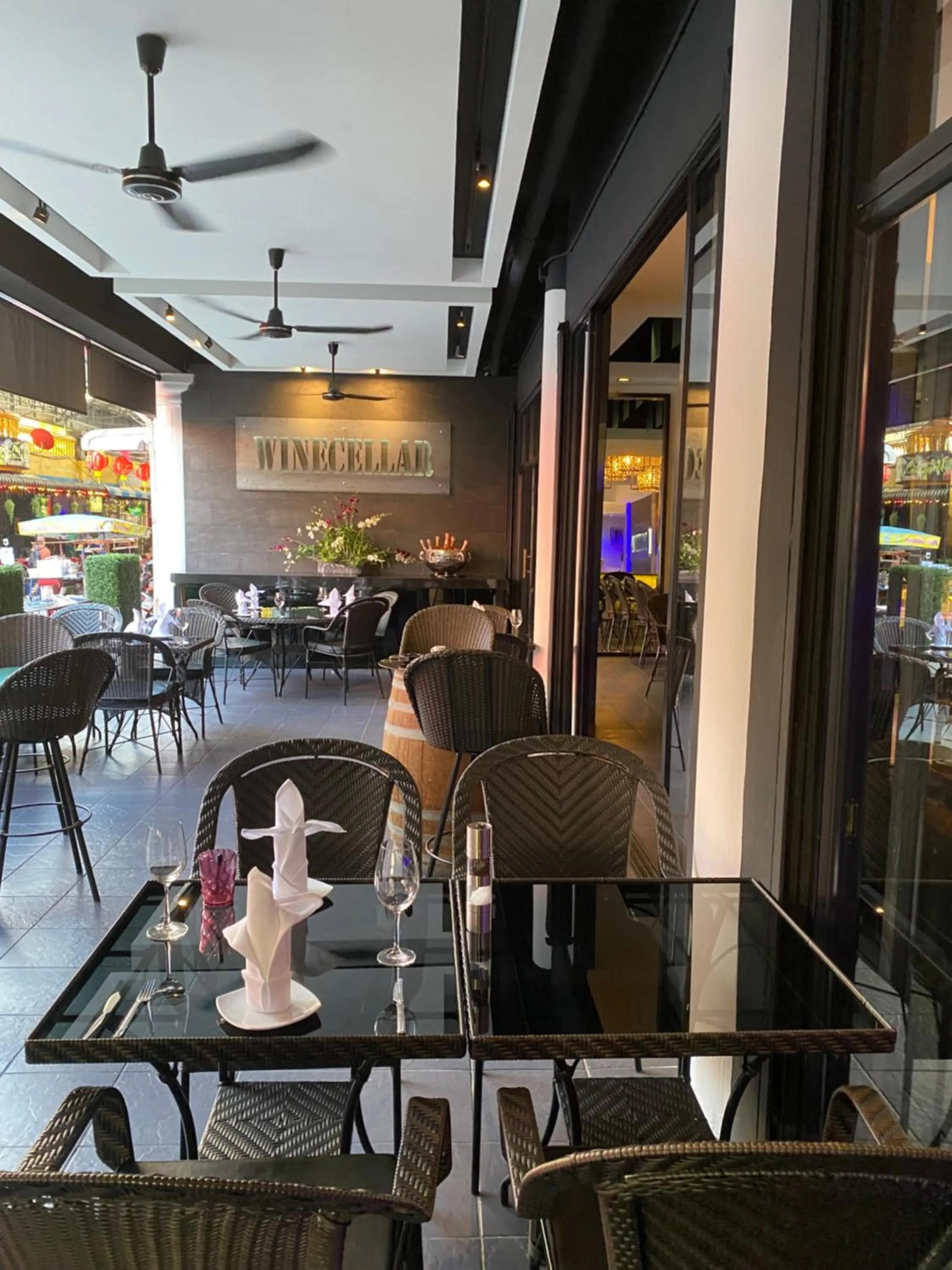 Restaurant/places to eat in Poseidon Boutique Hotel