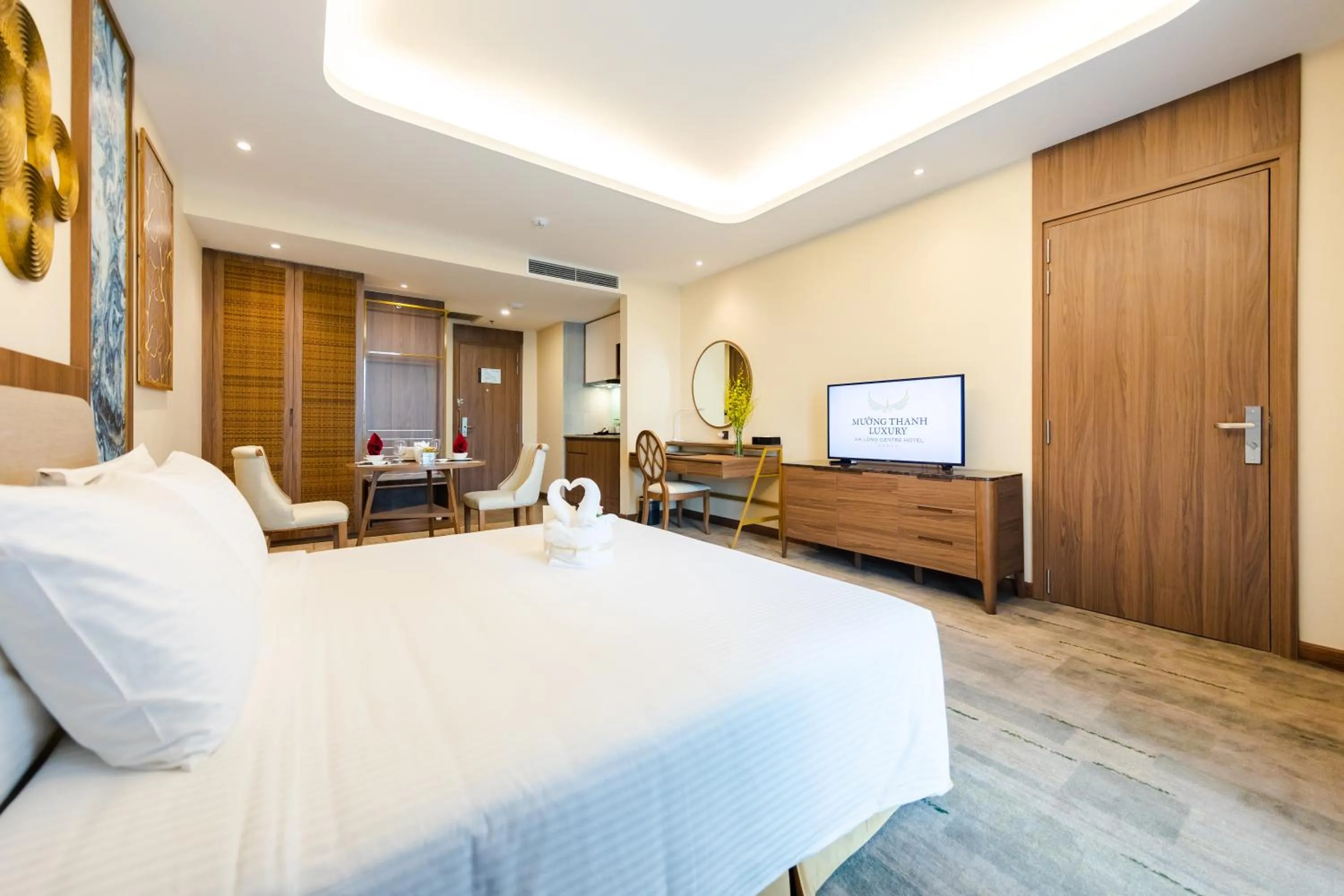 Bedroom in Muong Thanh Luxury Ha Long Centre II