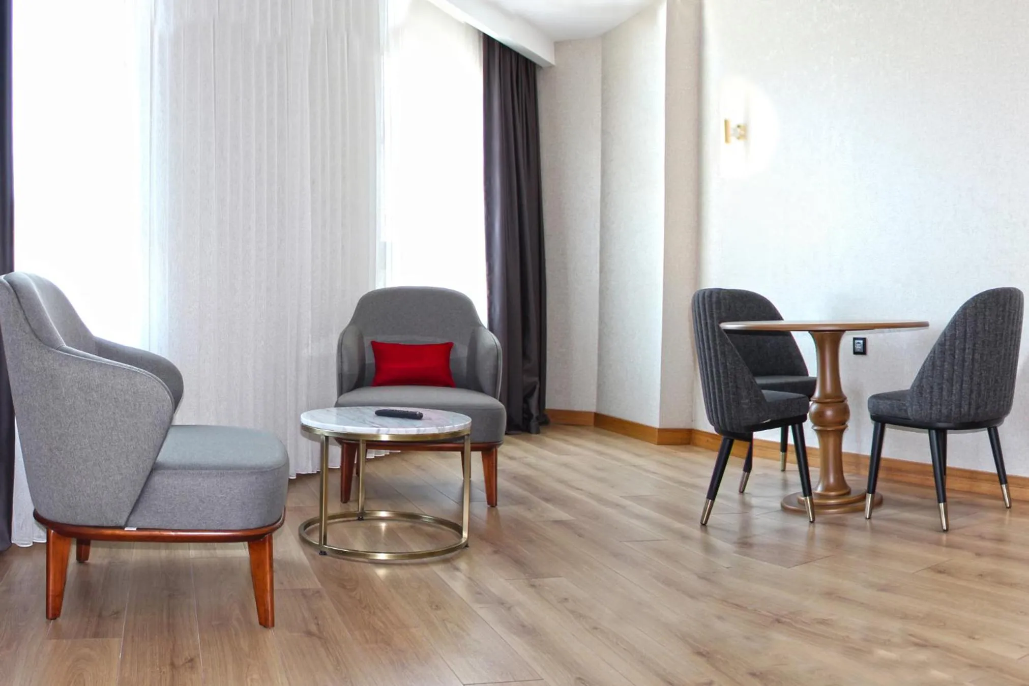 Living room in Ramada Plaza by Wyndham Ordu