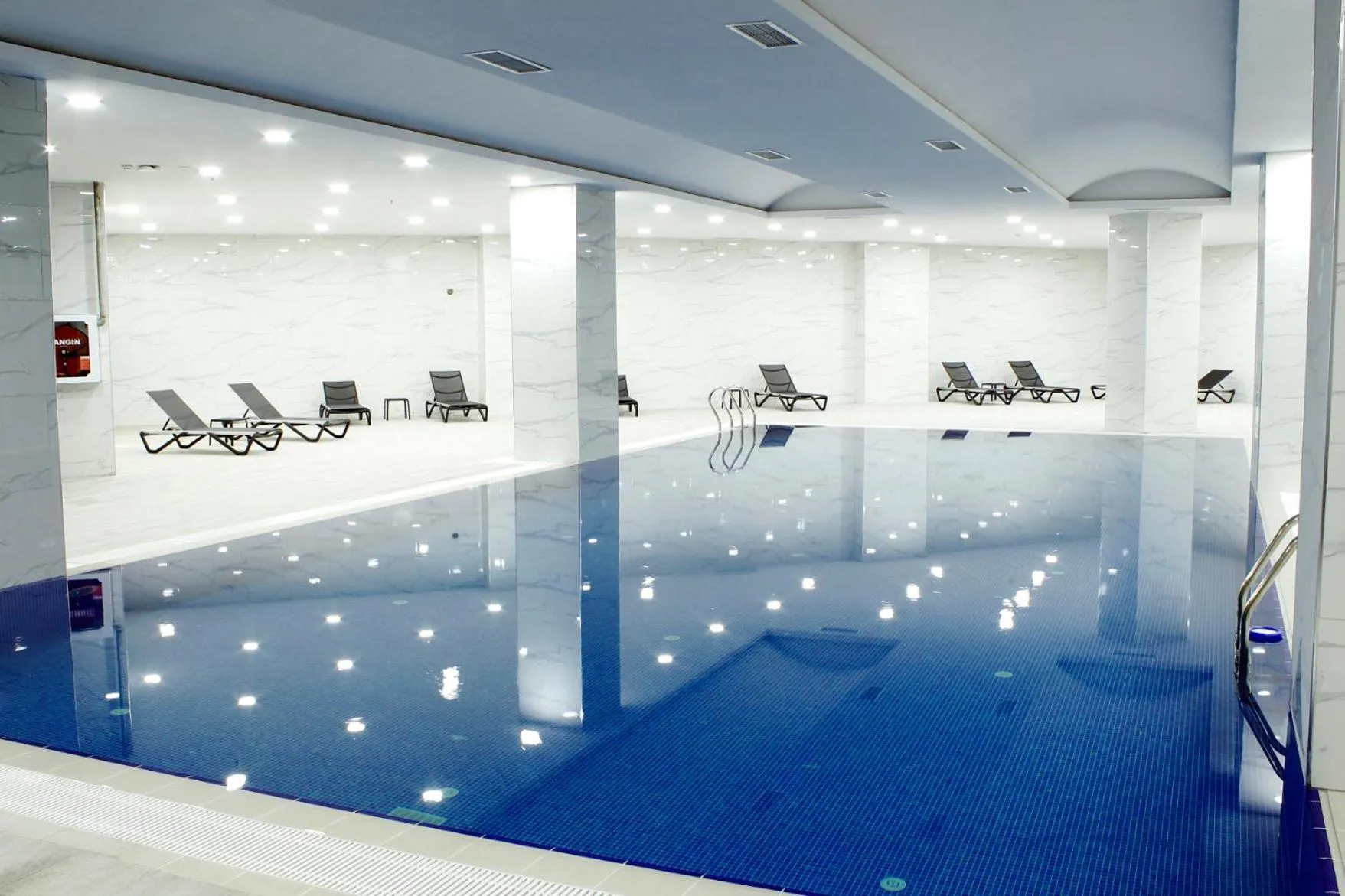 Swimming pool in Ramada Plaza by Wyndham Ordu
