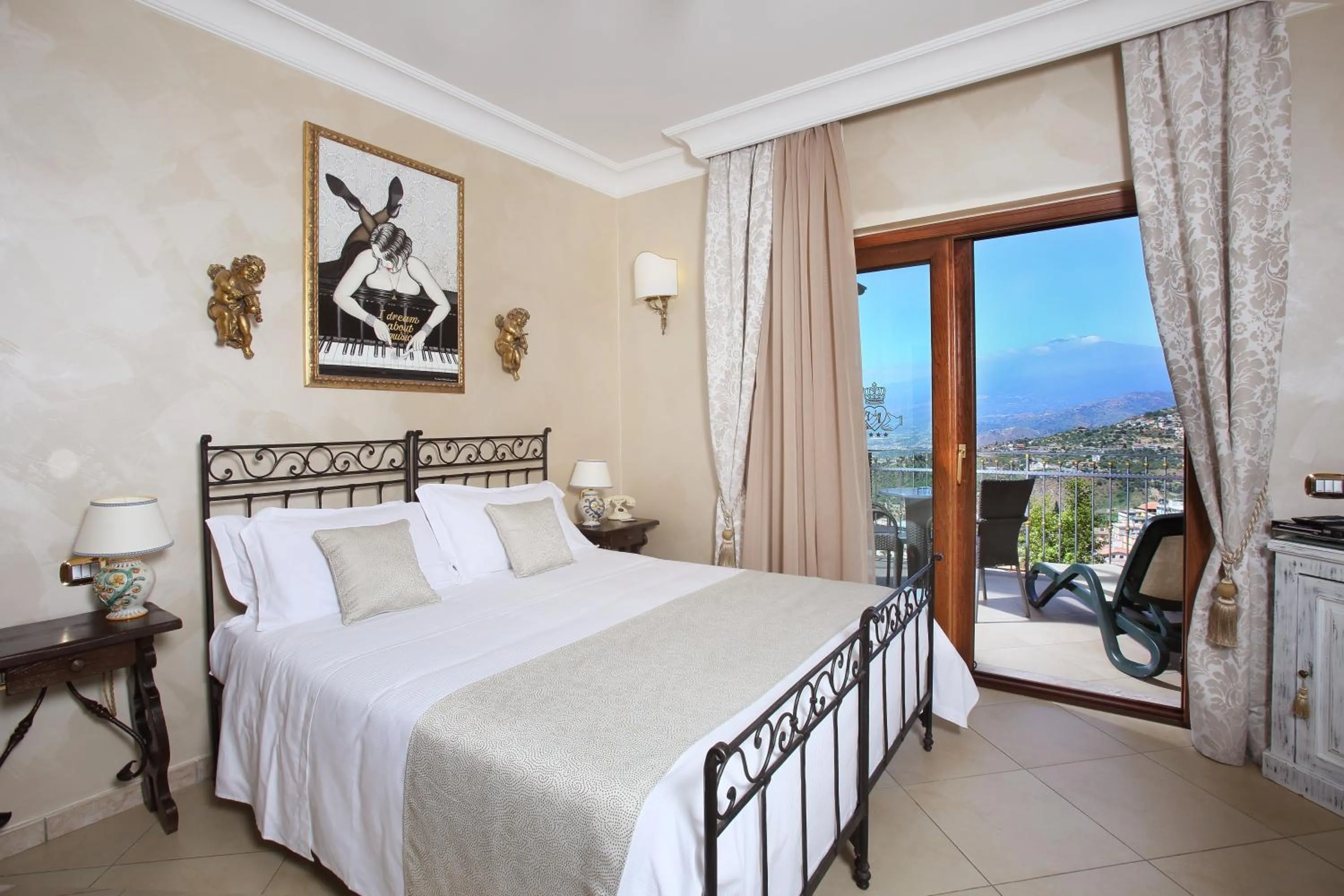 Photo of the whole room, Bed in Villa Angela