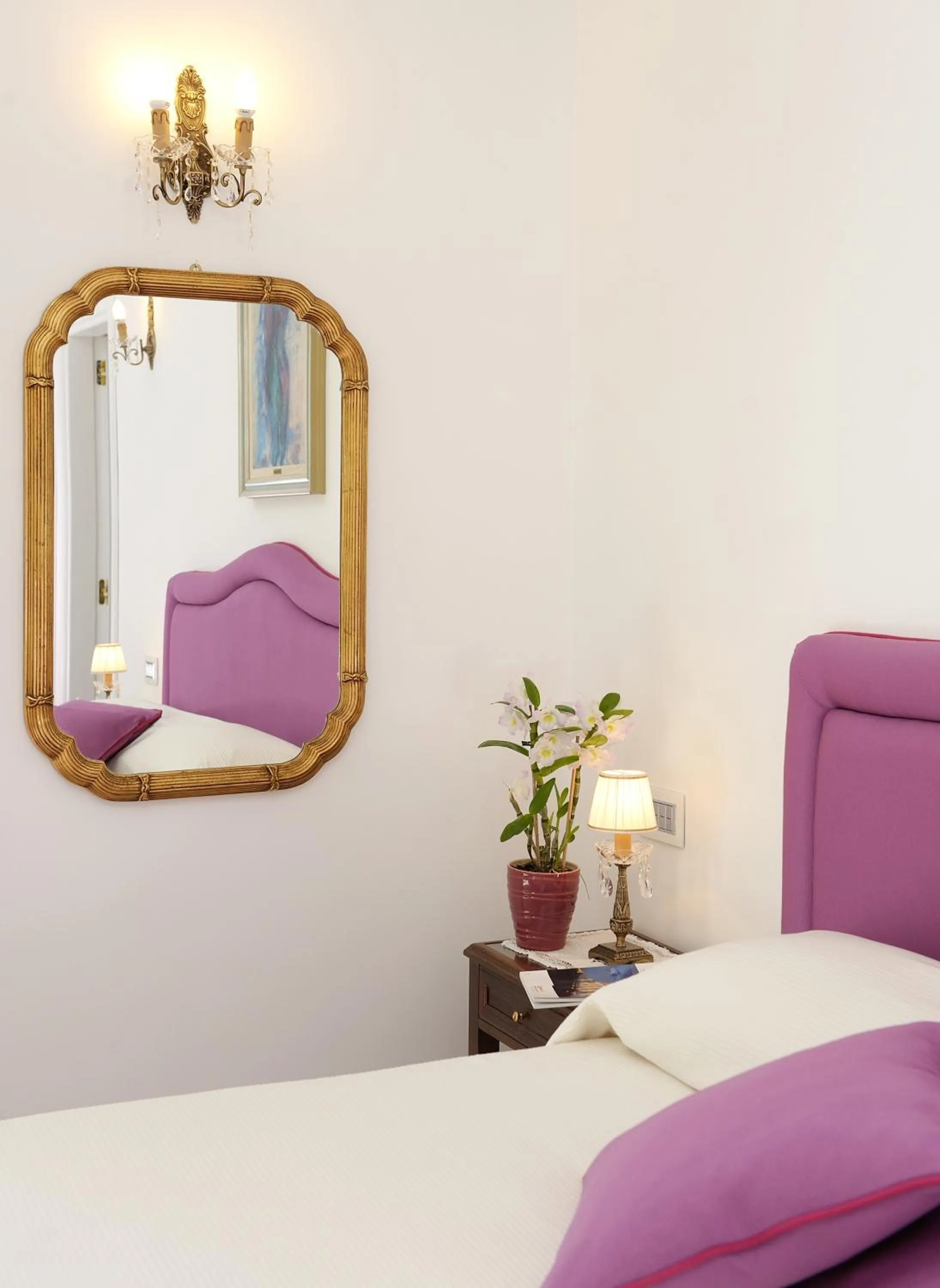 Decorative detail, Bed in Residenza Luce