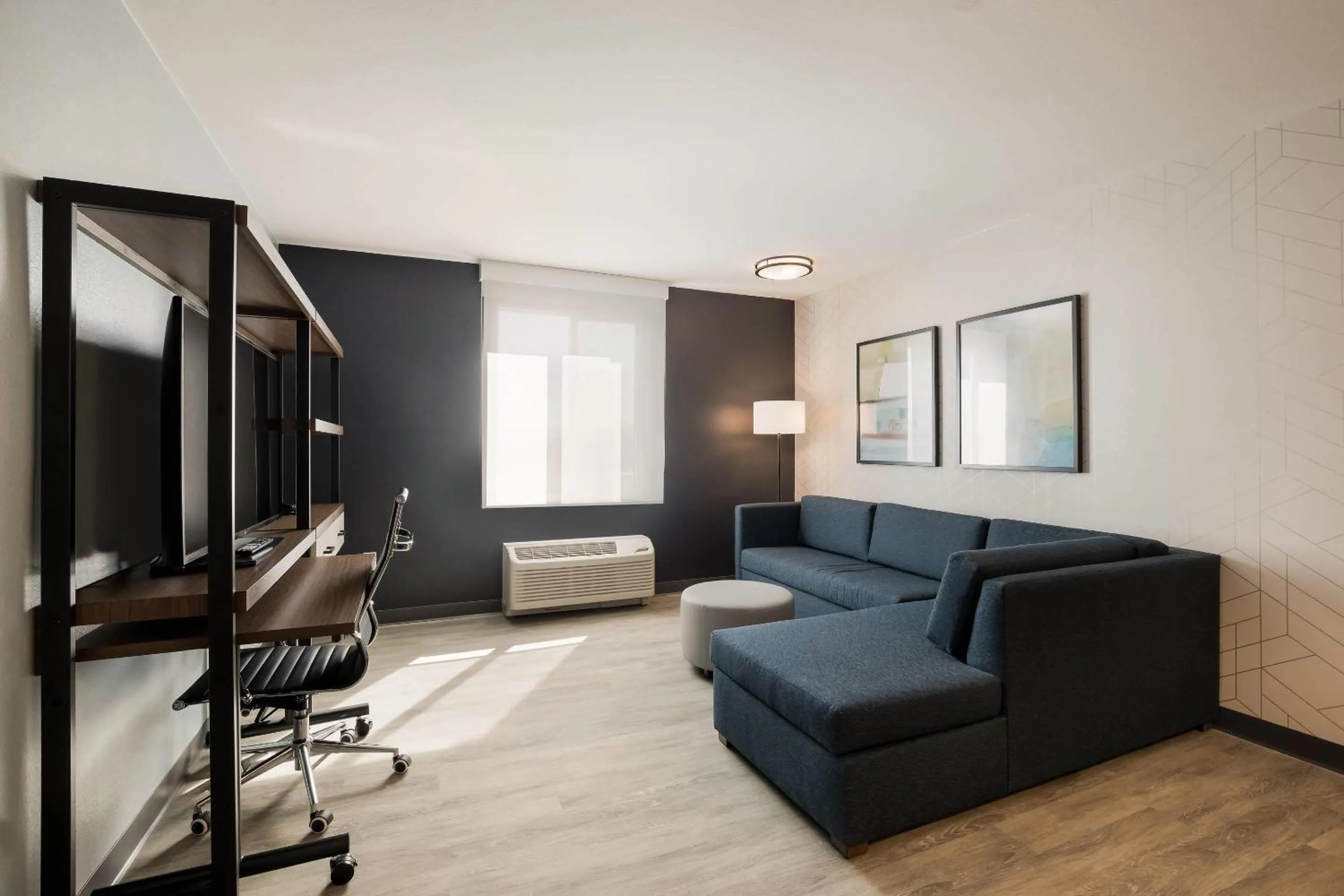 Bedroom in Everhome Suites Corona