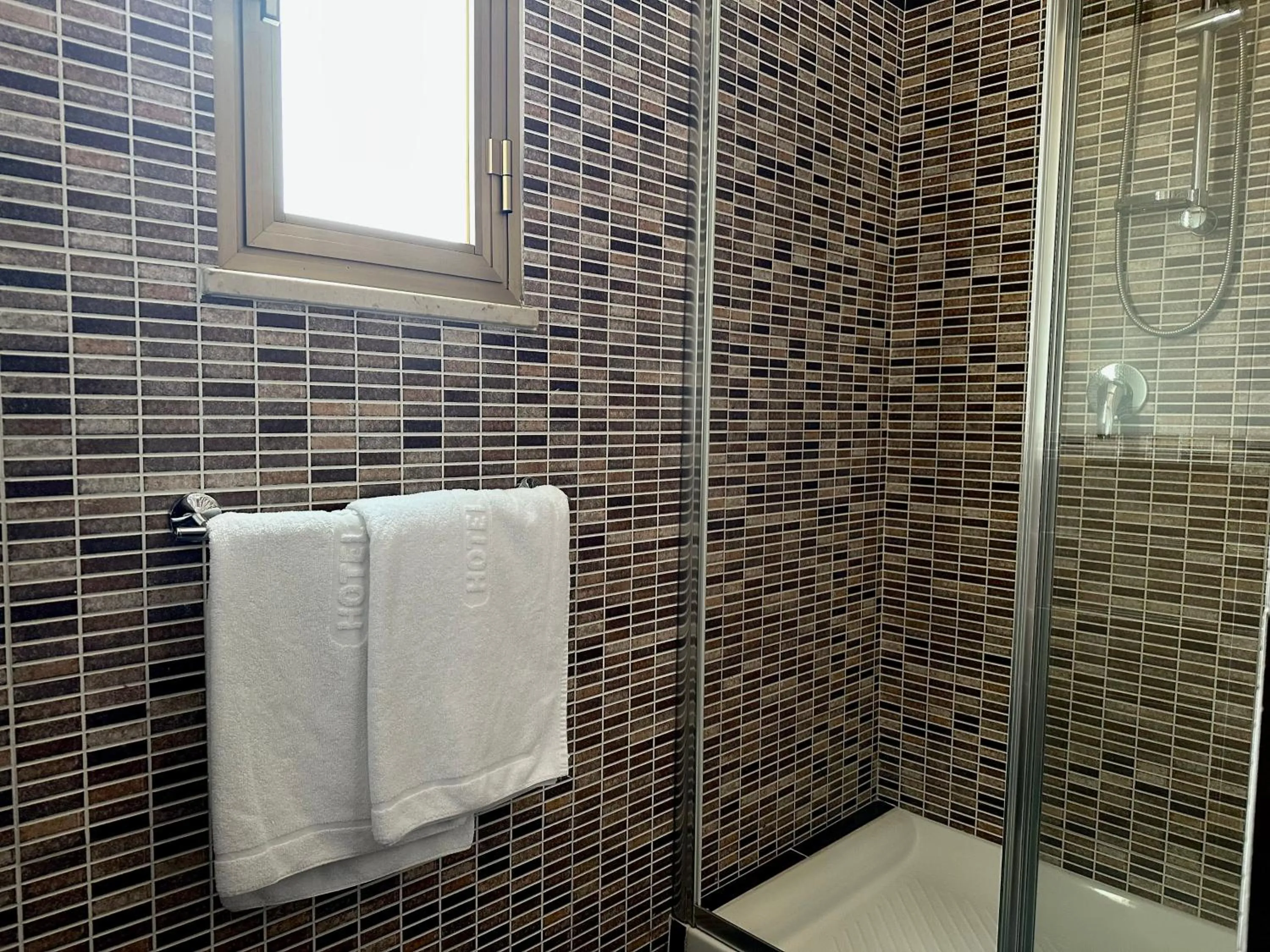 Shower in Hotel Soleado