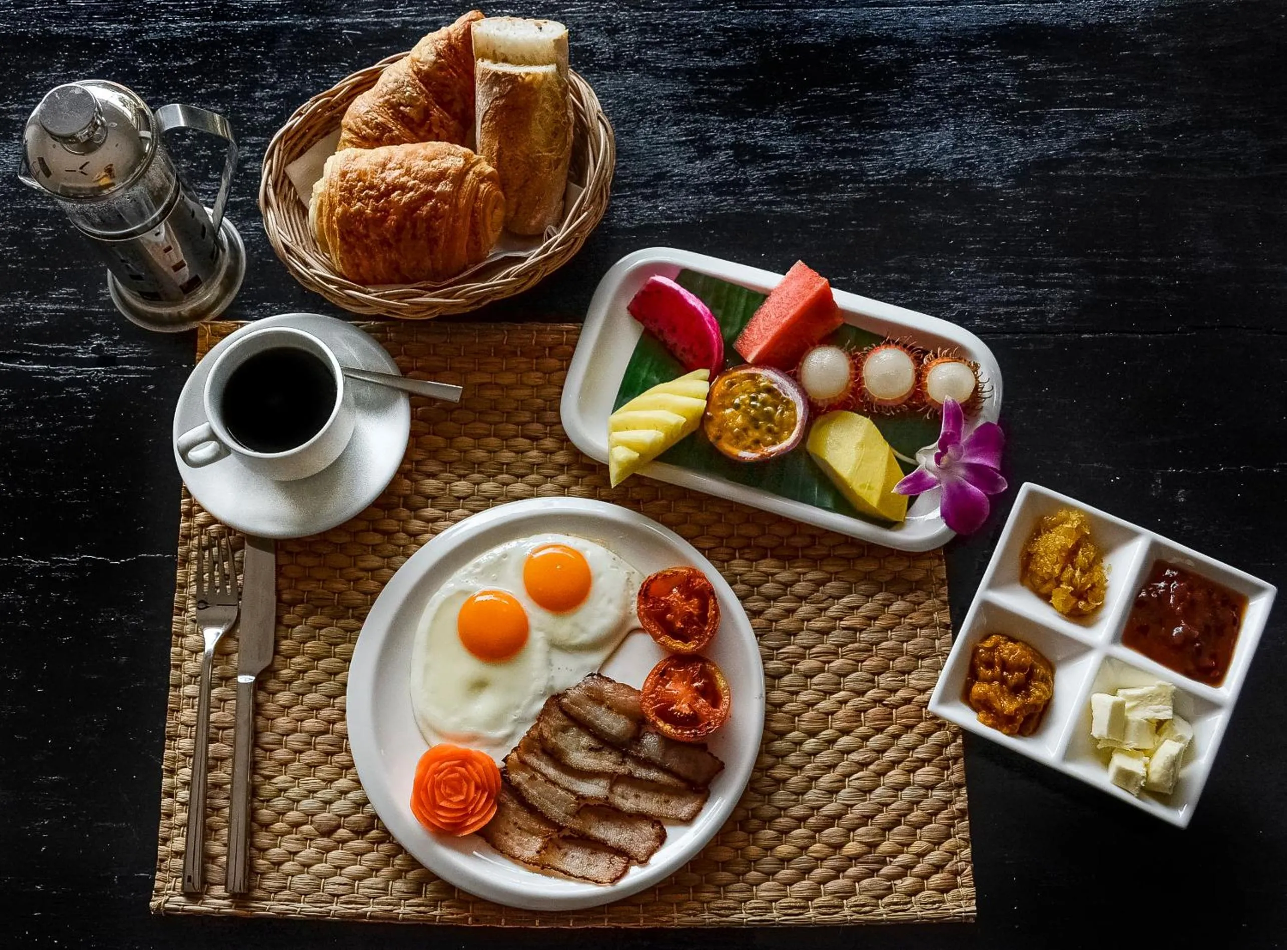 Continental breakfast in Villa Agati