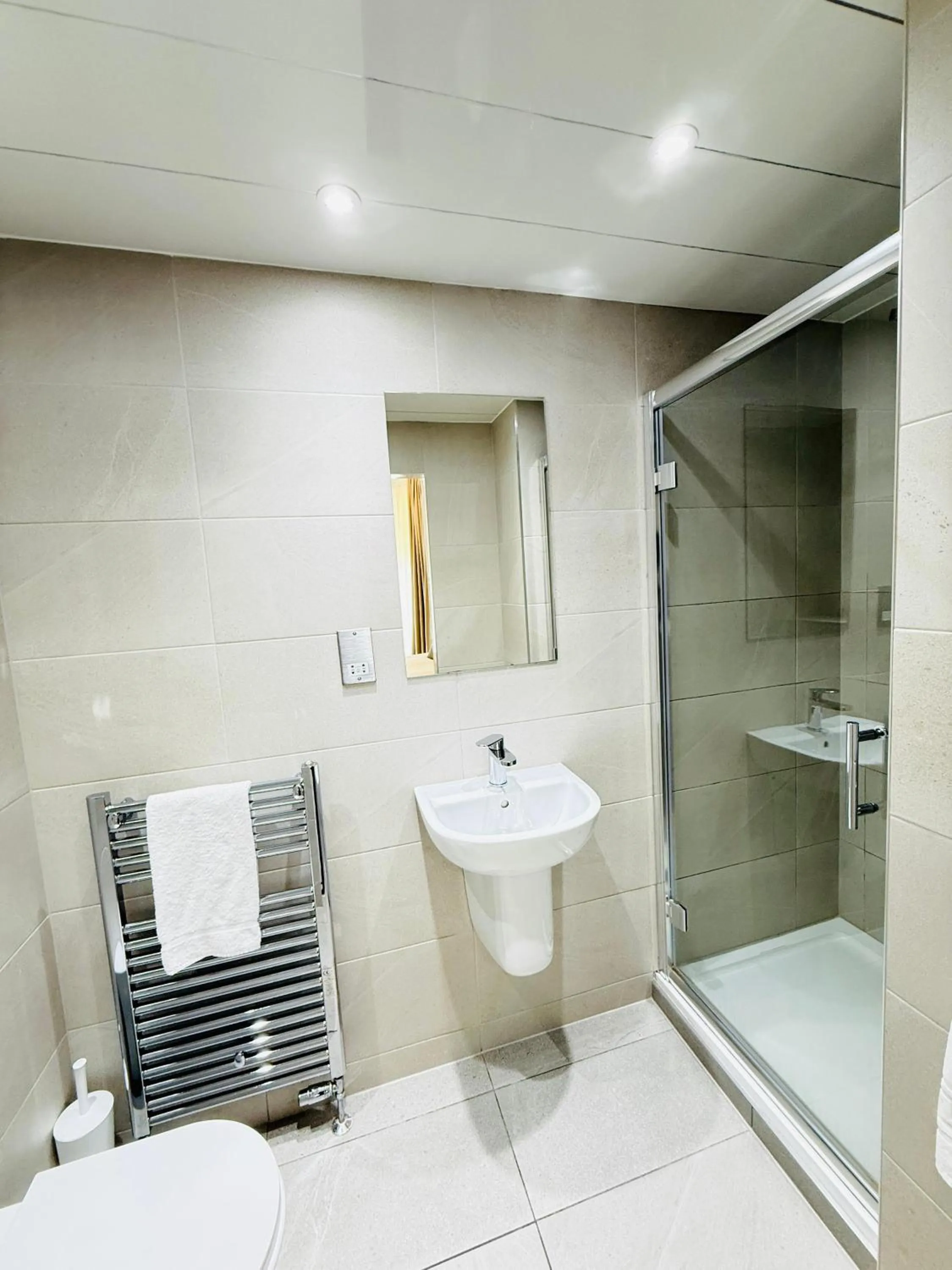 Shower in Sandyford Lodge