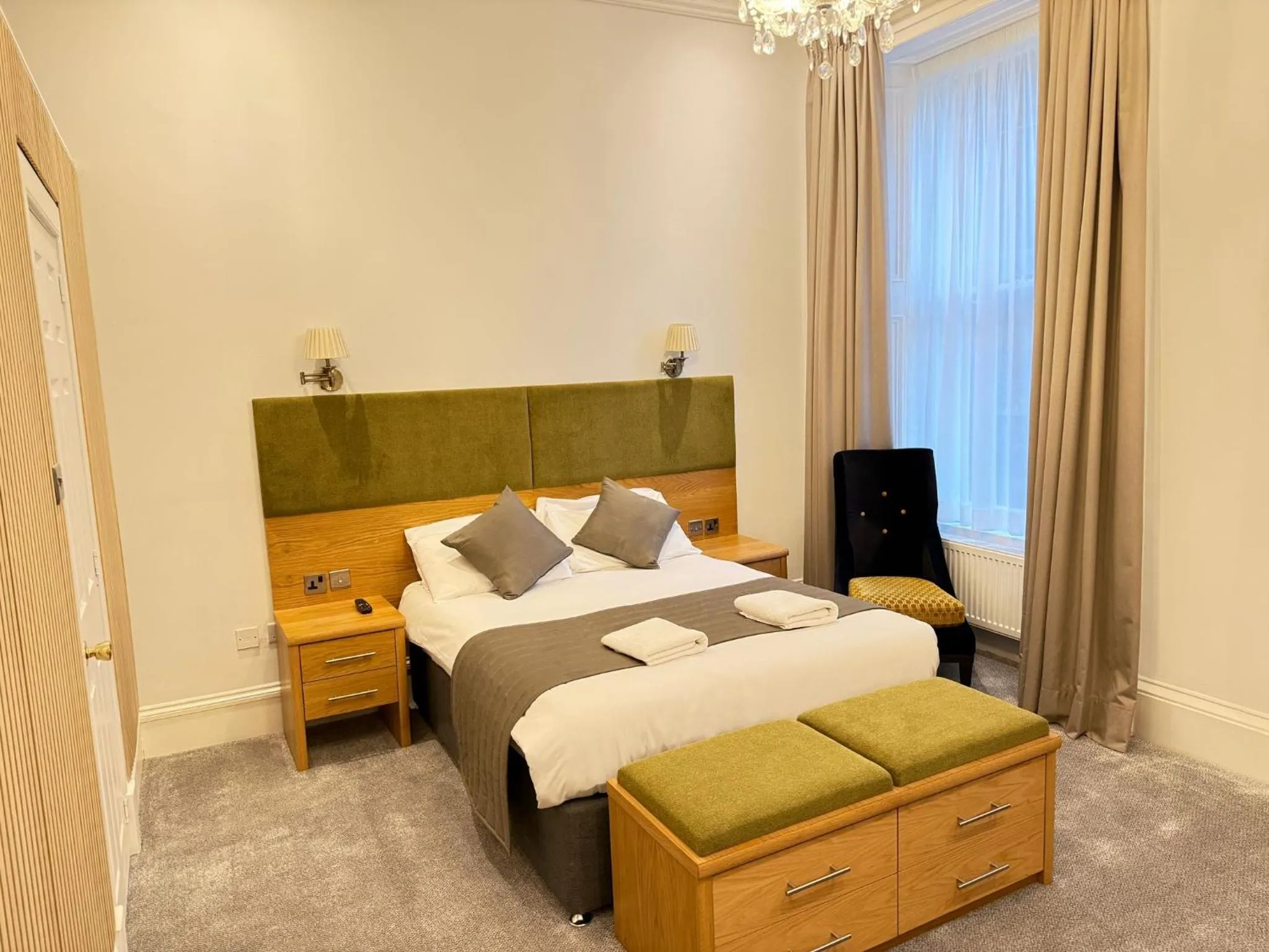 View (from property/room), Bed in Sandyford Lodge