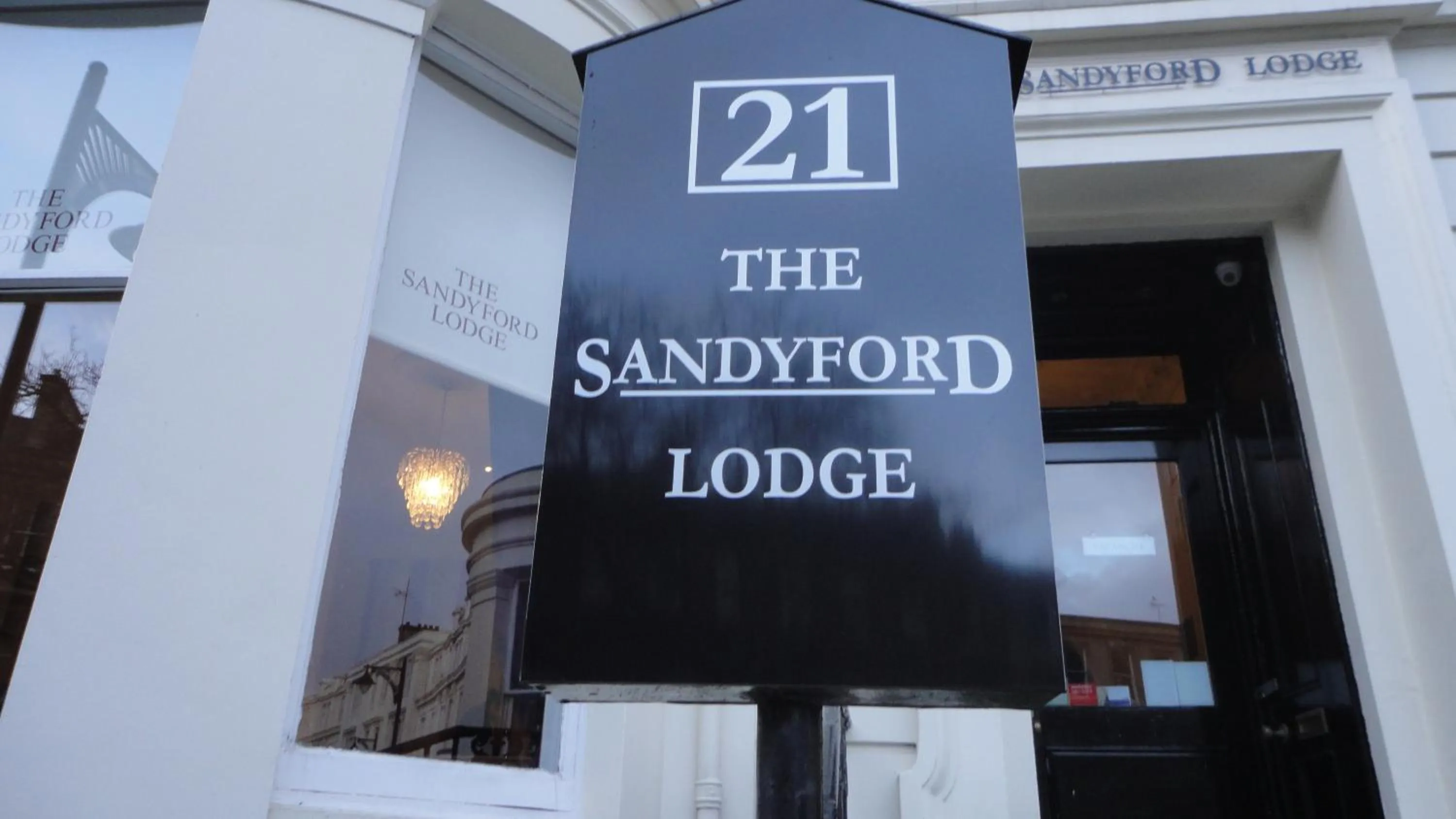 Facade/entrance in Sandyford Lodge