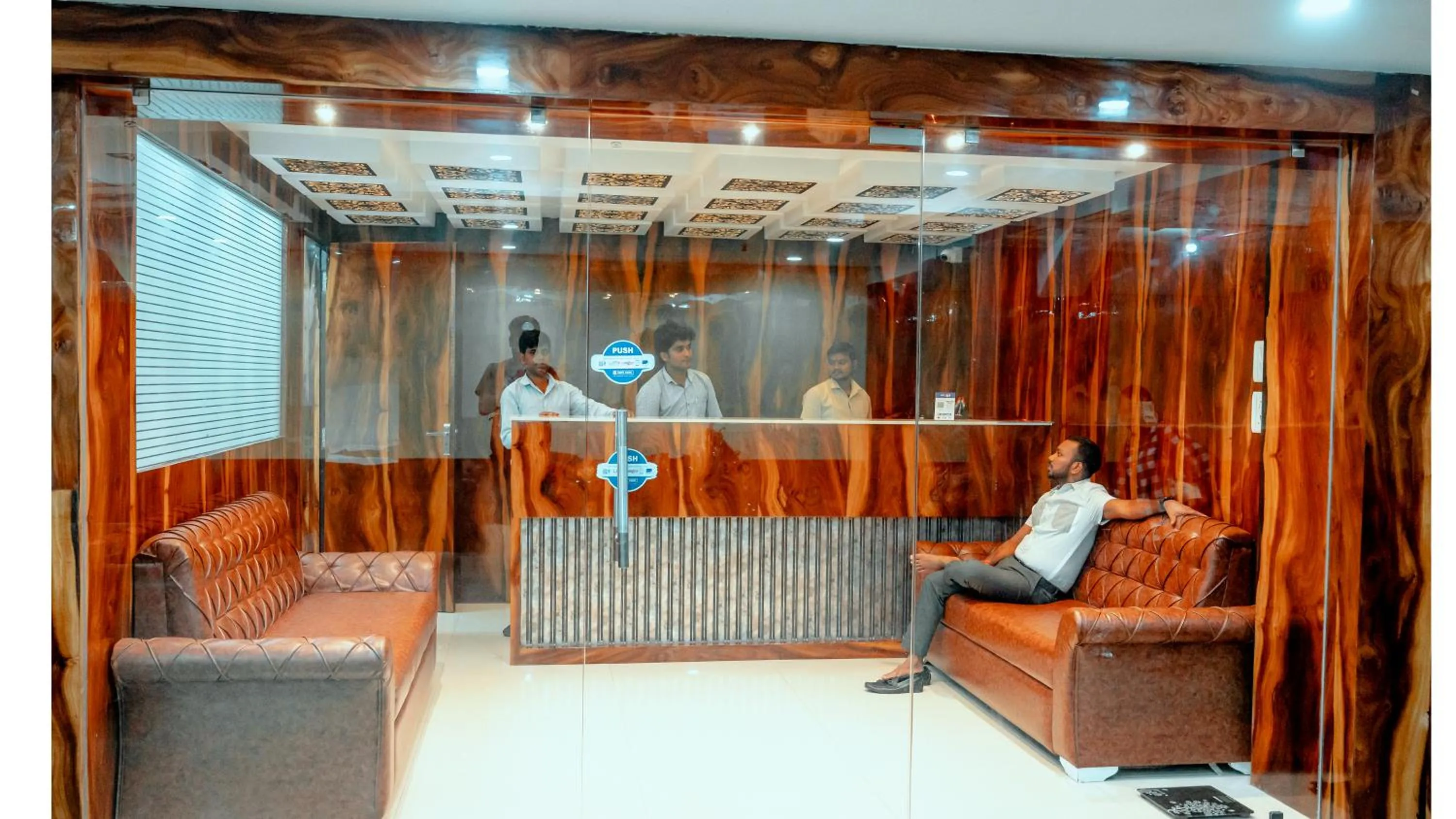 Lobby or reception in Hotel Teesta Stay, Rampurhat