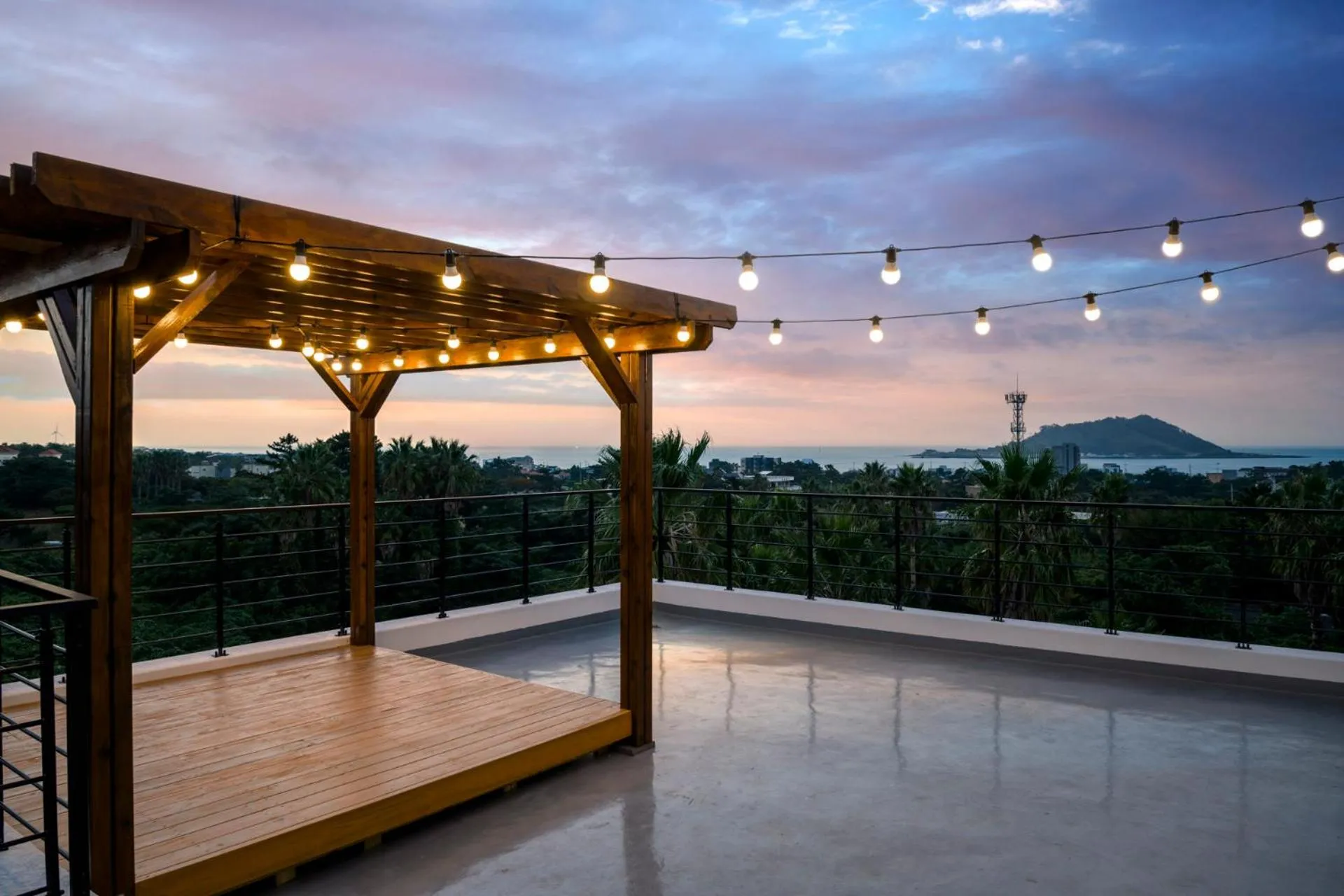 Balcony/Terrace in Liverpool & Spa