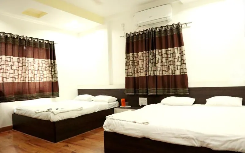 Photo of the whole room, Bed in Hotel United House