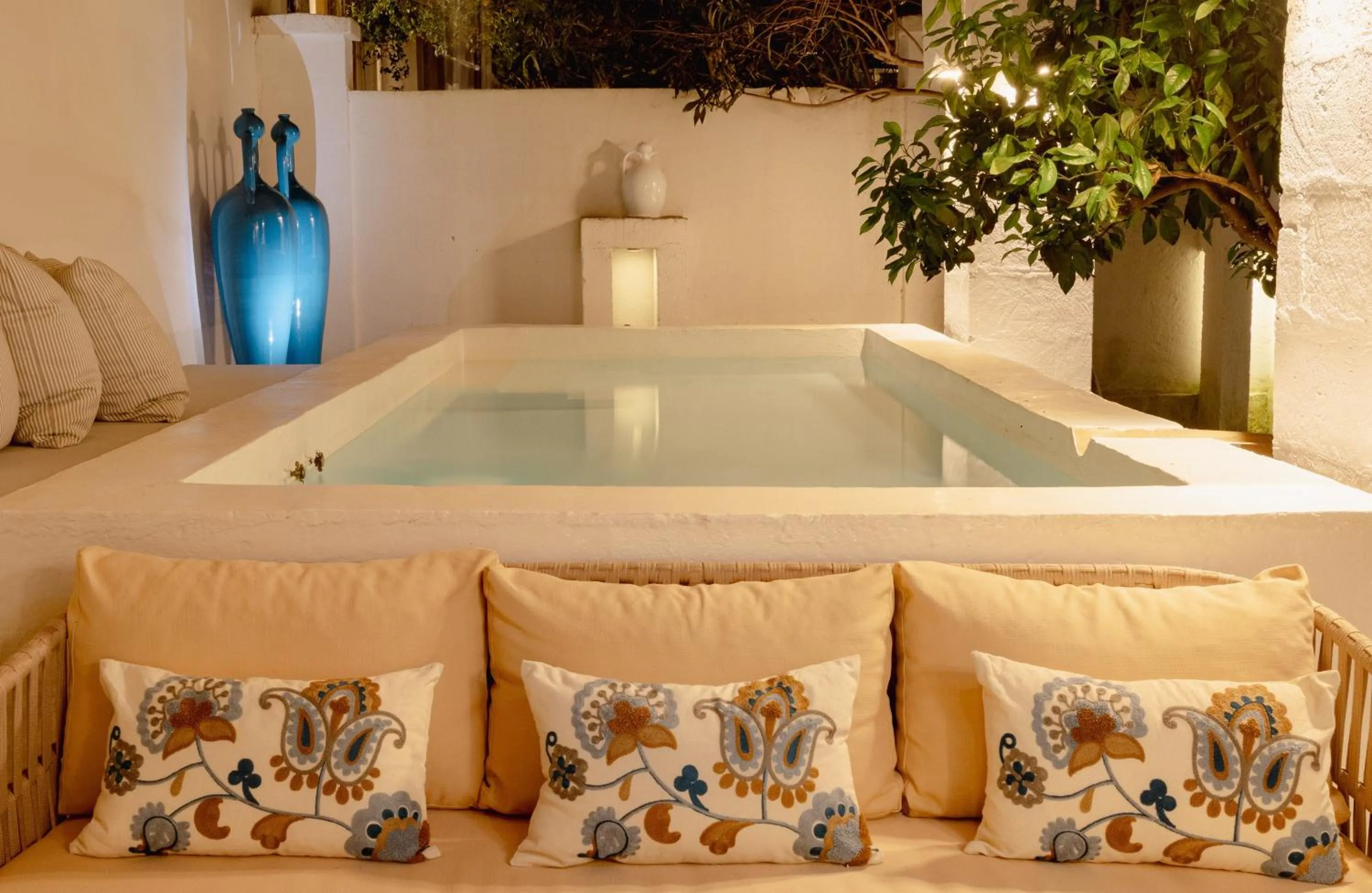 Swimming pool in Masseria Messapia Wine Resort & Spa Salento