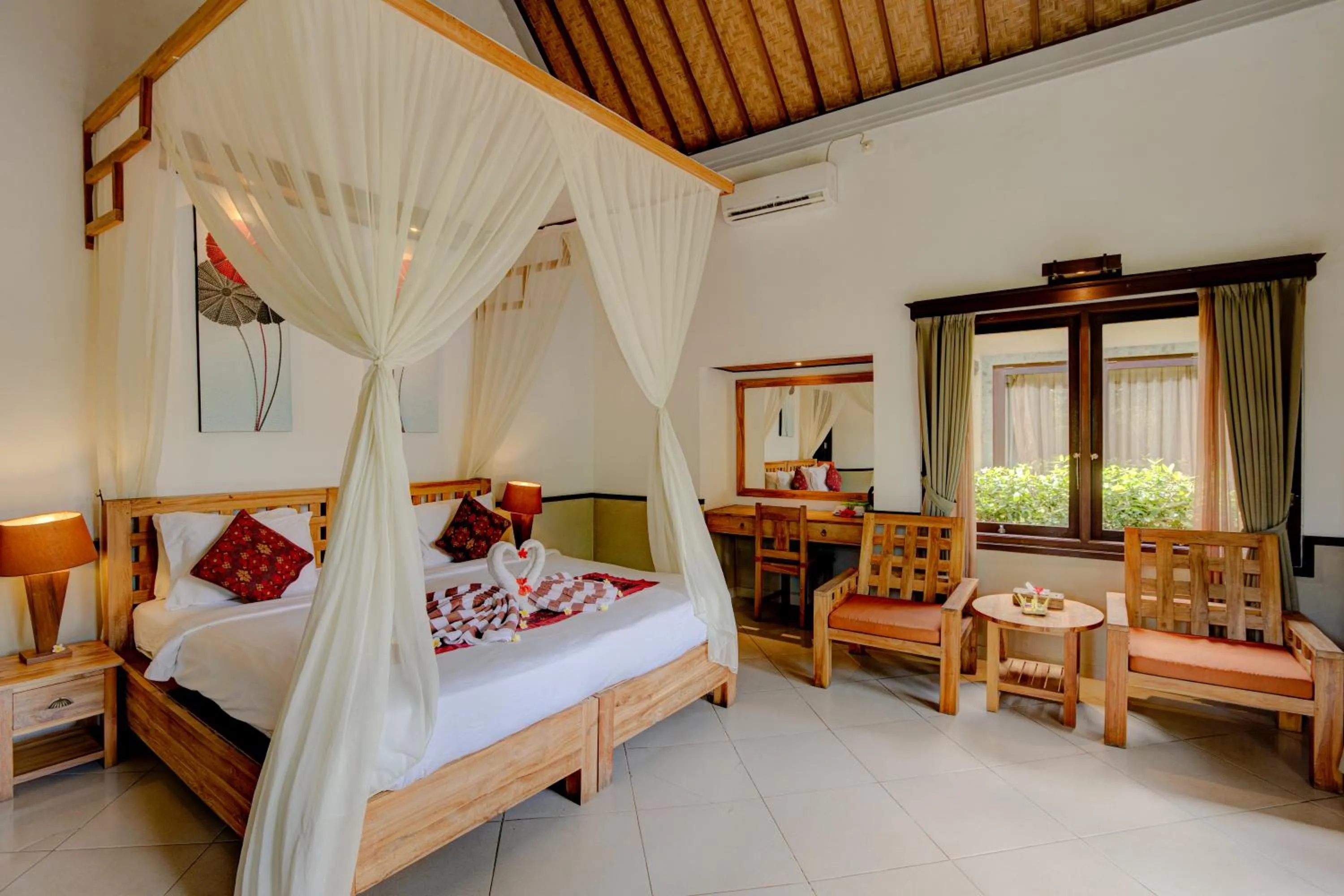 Photo of the whole room, Bed in Dupa Ubud