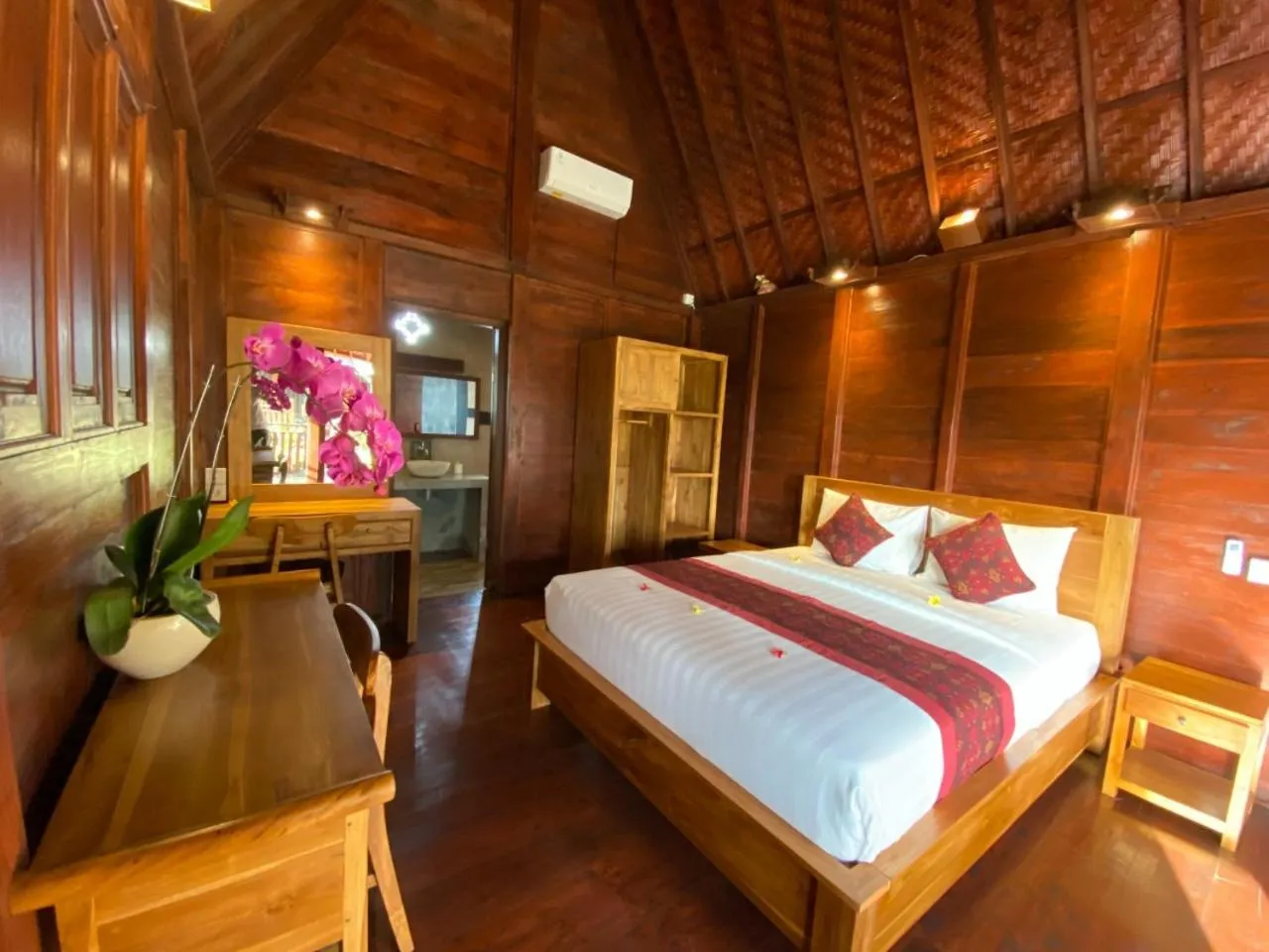 air conditioner, Bed in Dupa Ubud