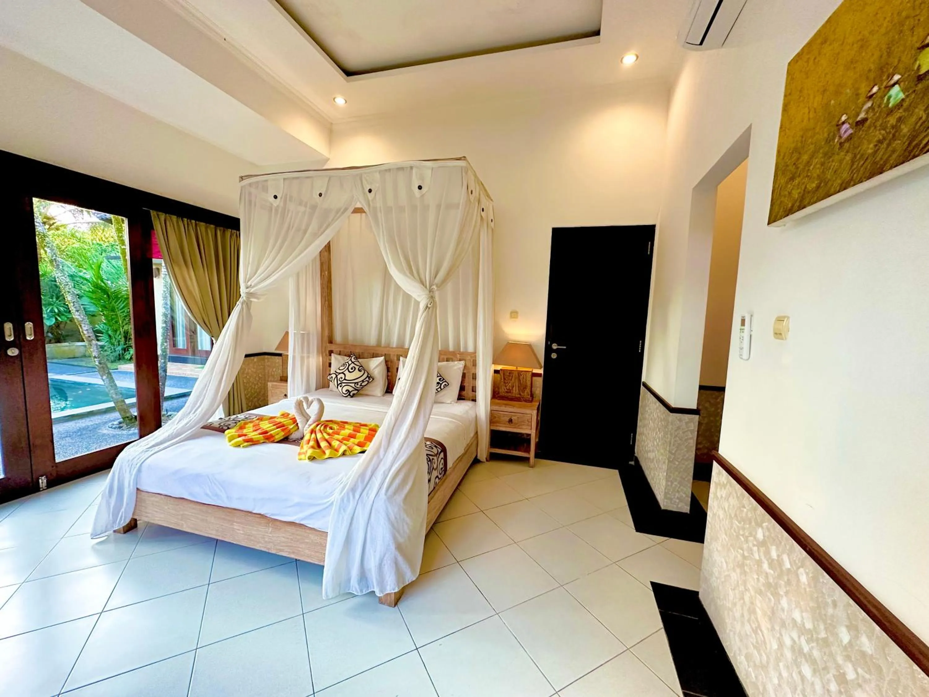Property building, Bed in Dupa Ubud