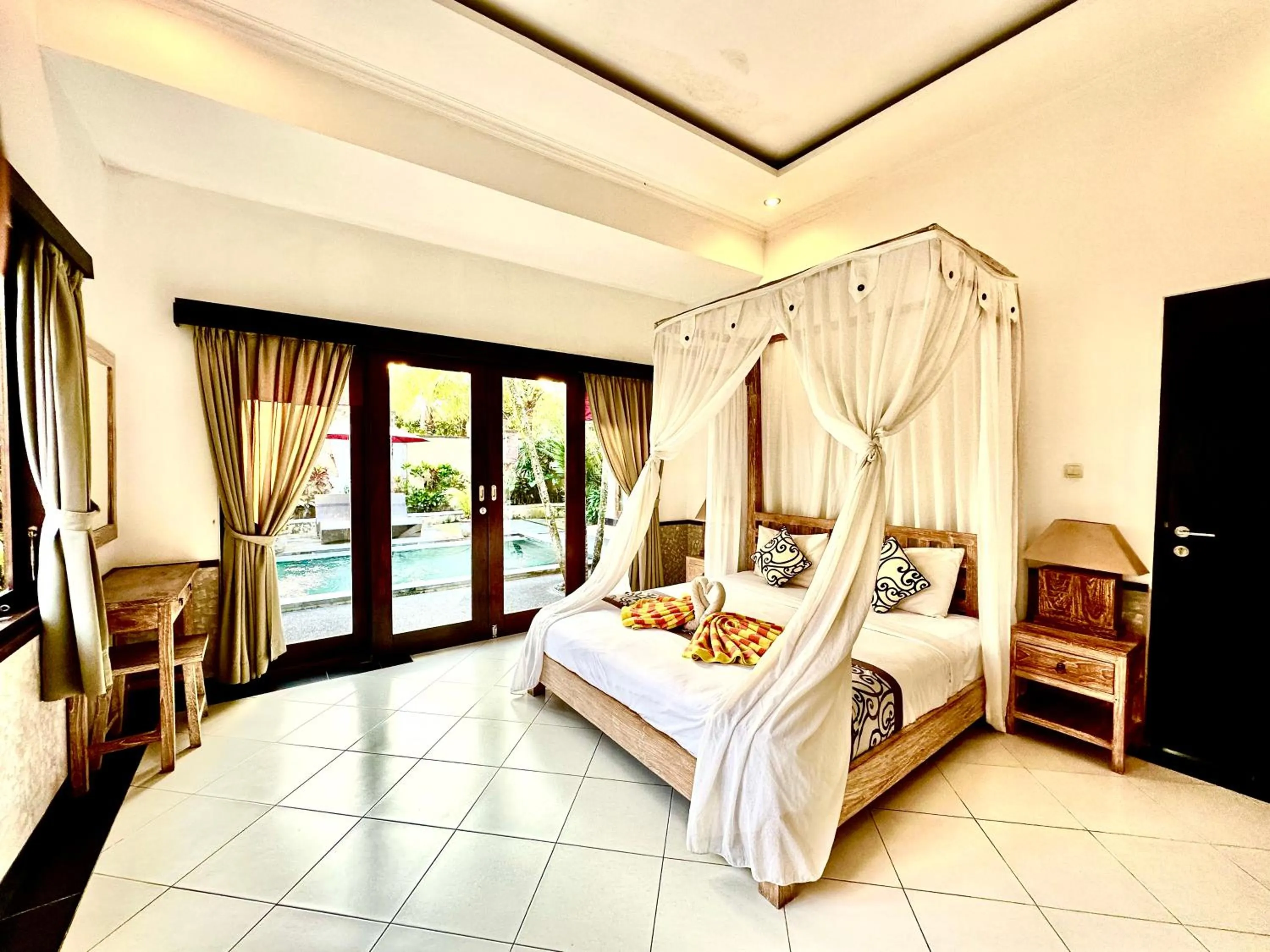 Property building, Bed in Dupa Ubud