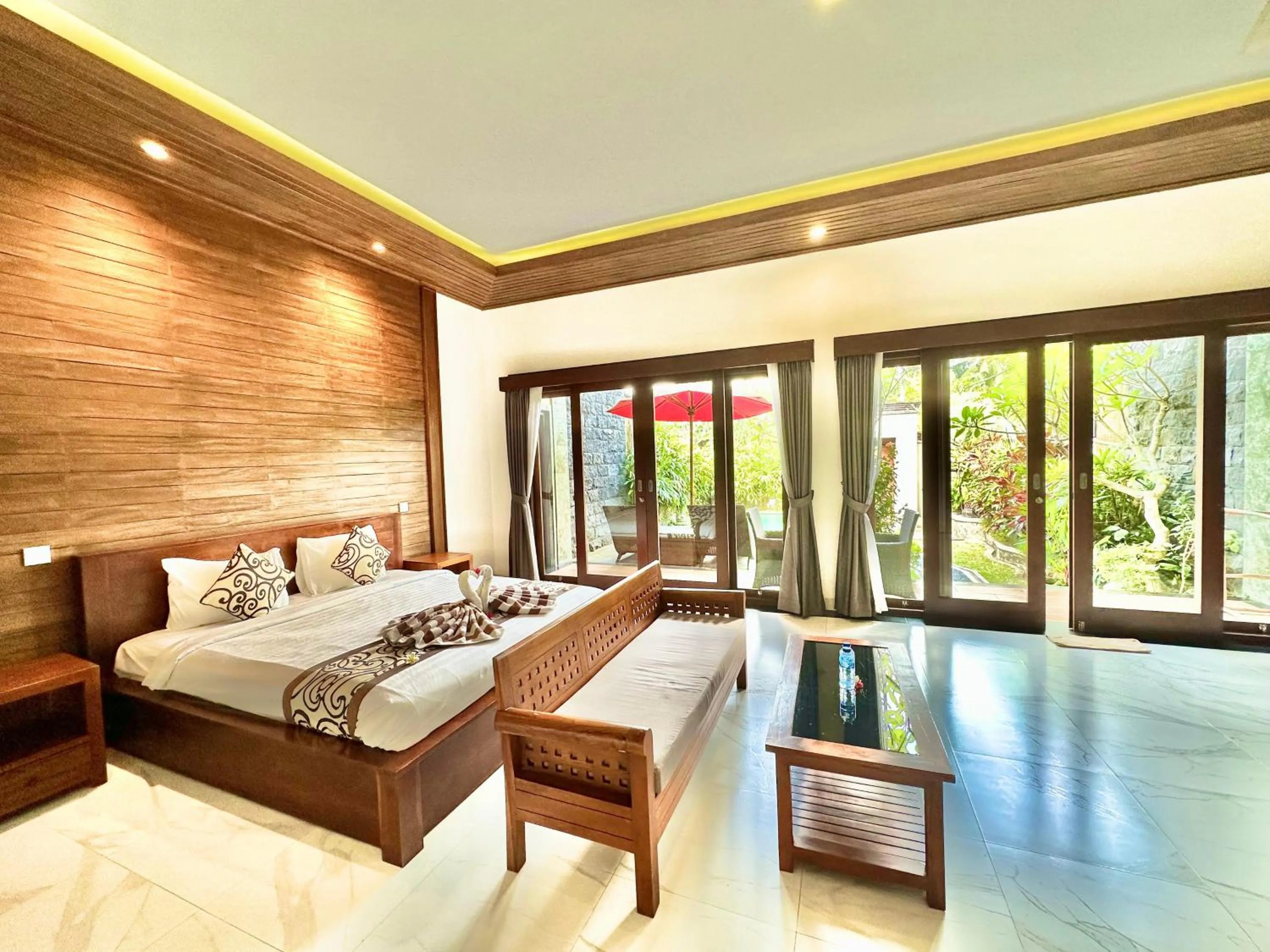 Photo of the whole room, Bed in Dupa Ubud