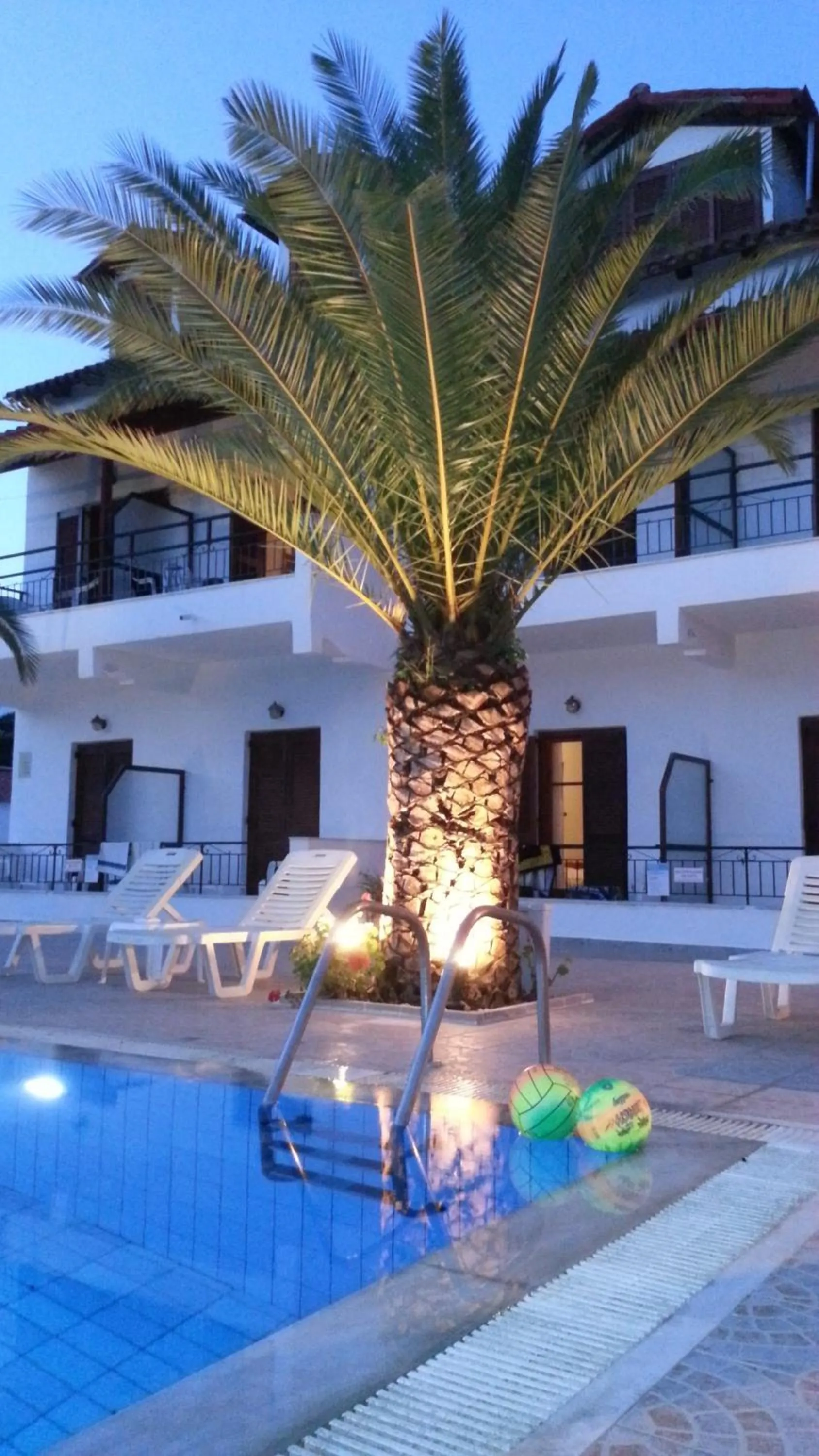 Facade/entrance in Captains Studios & Apartments