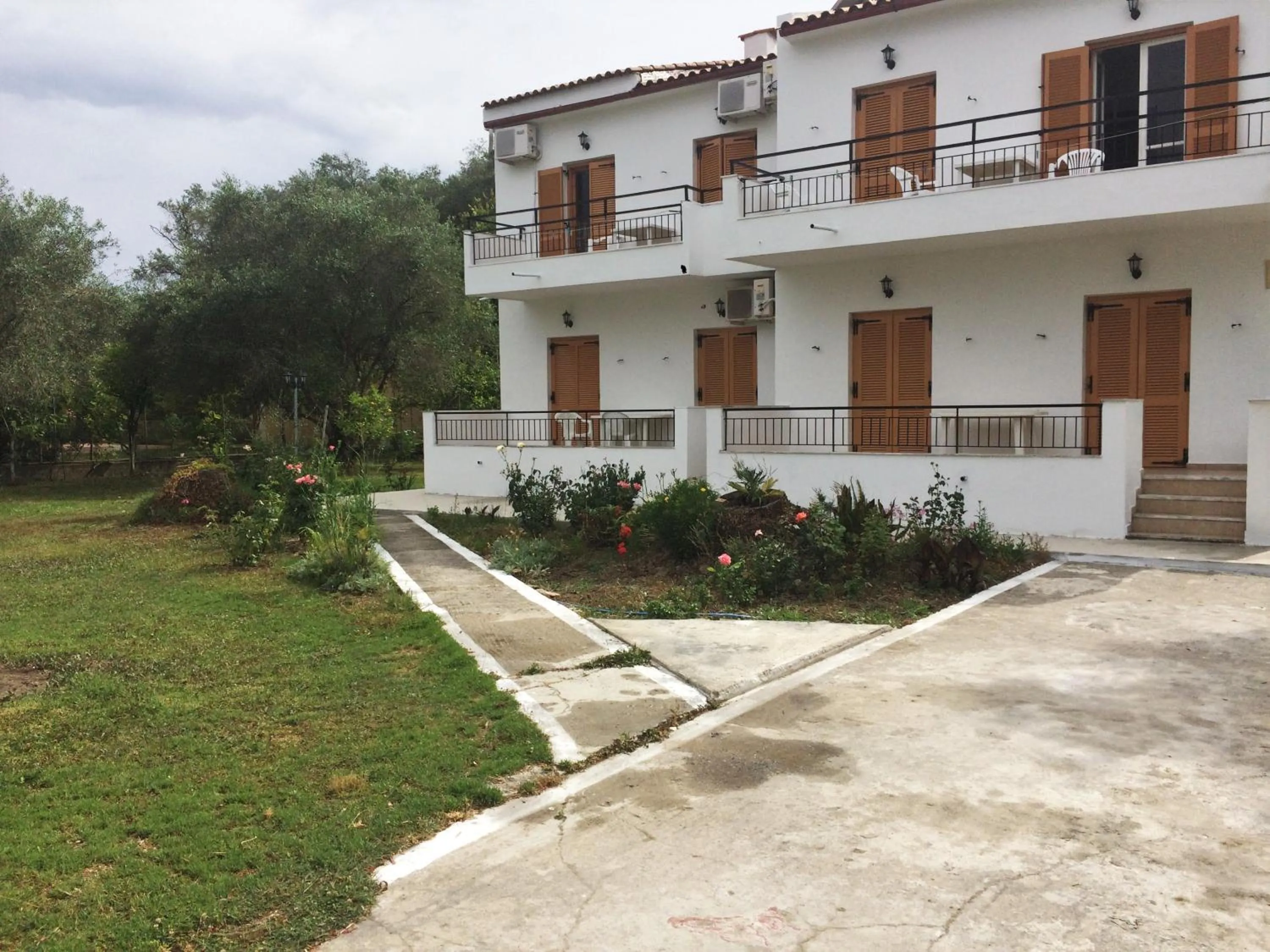 Property building in Captains Studios & Apartments