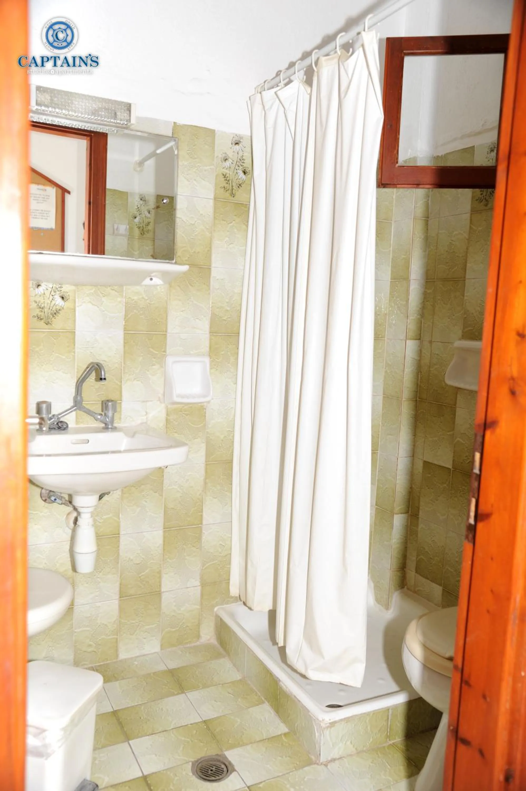 Bathroom in Captains Studios & Apartments