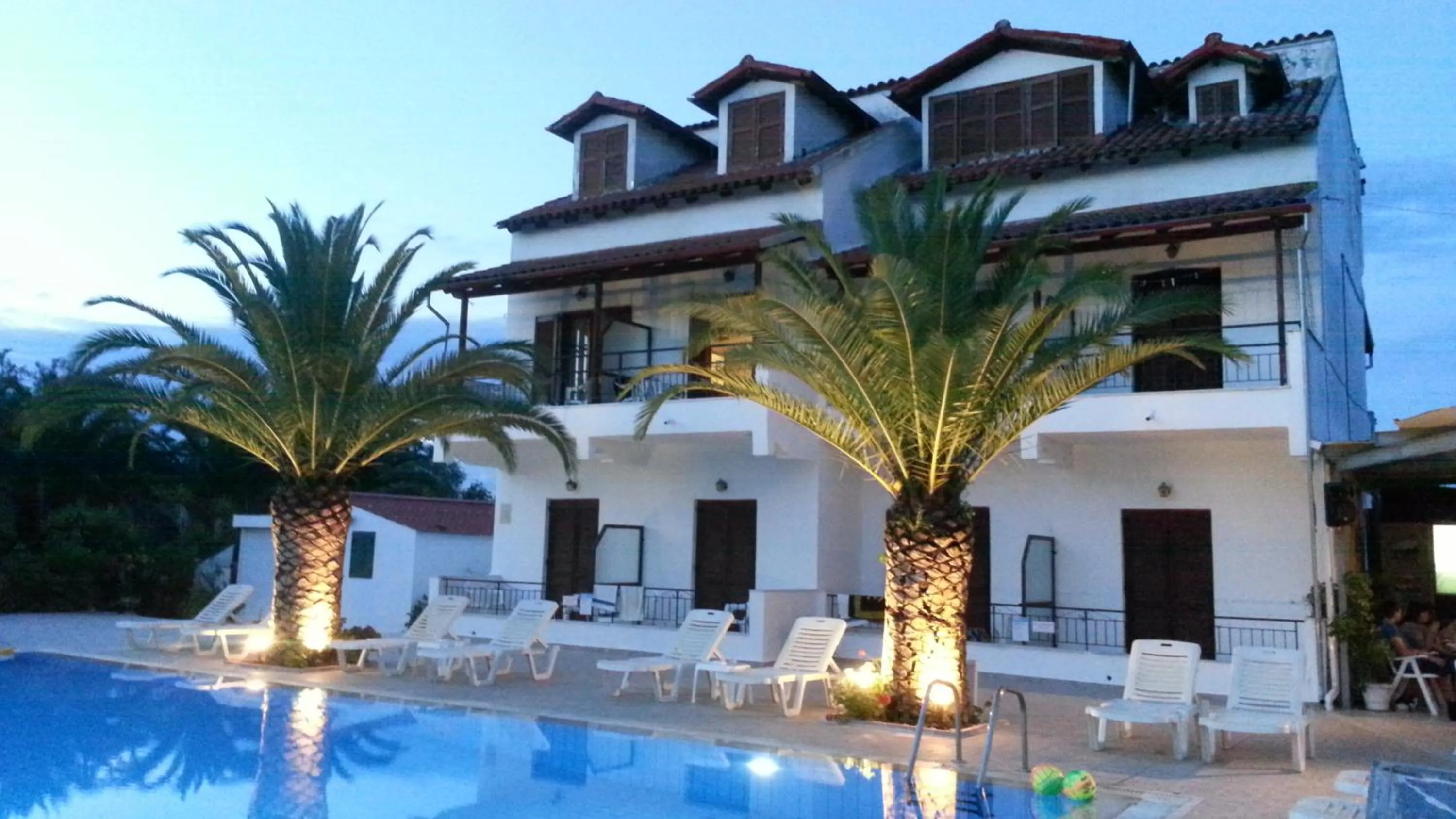 Facade/entrance in Captains Studios & Apartments