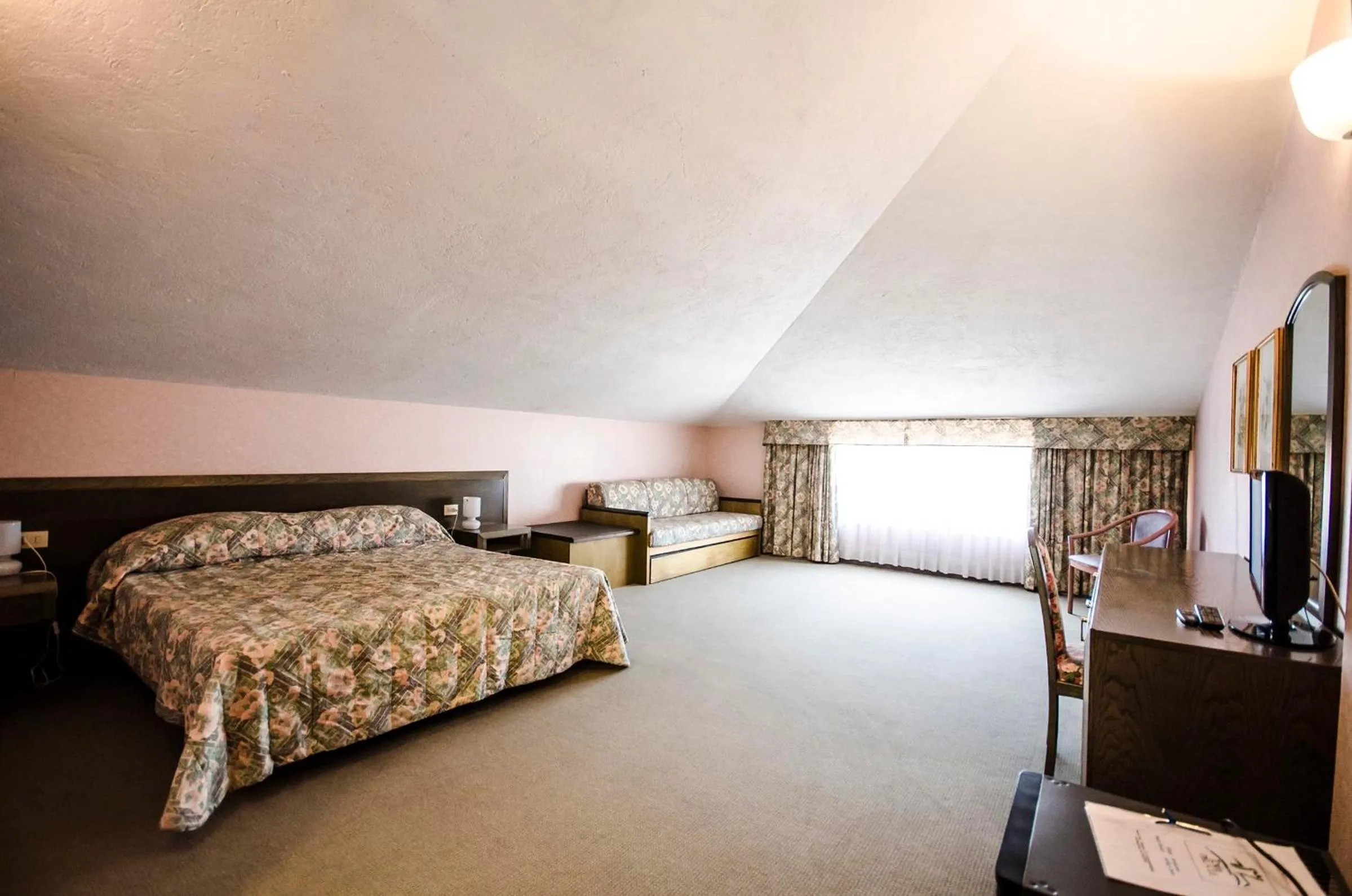 Photo of the whole room in Torre Del Sole