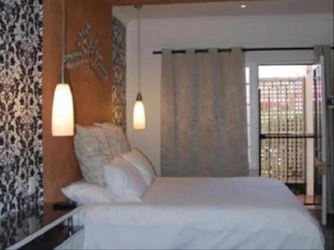 Bedroom, Bed in Knysna Inn