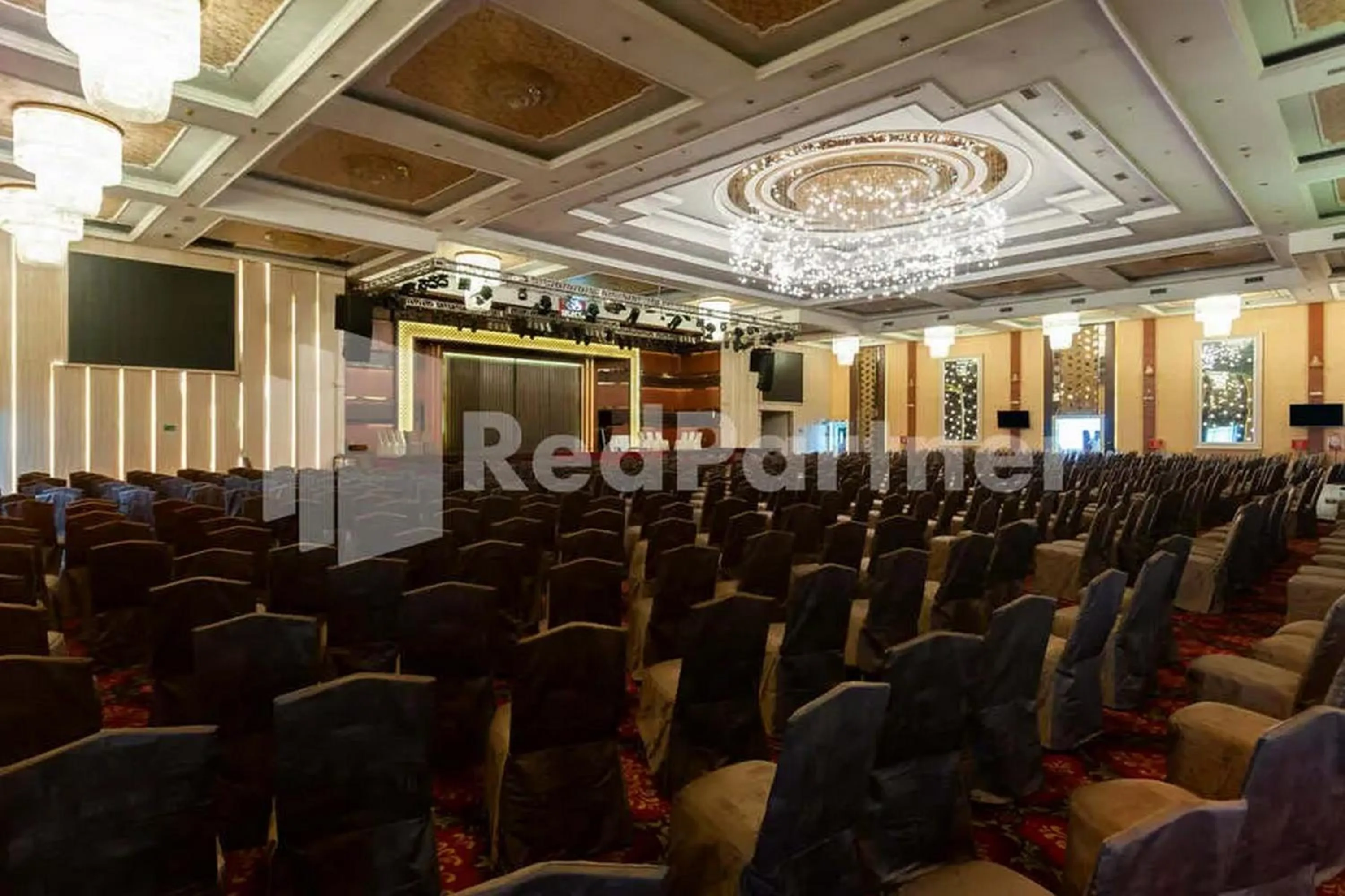 Meeting/conference room in Selecta Hotel Medan Petisah R Signature Mitra RedDoorz