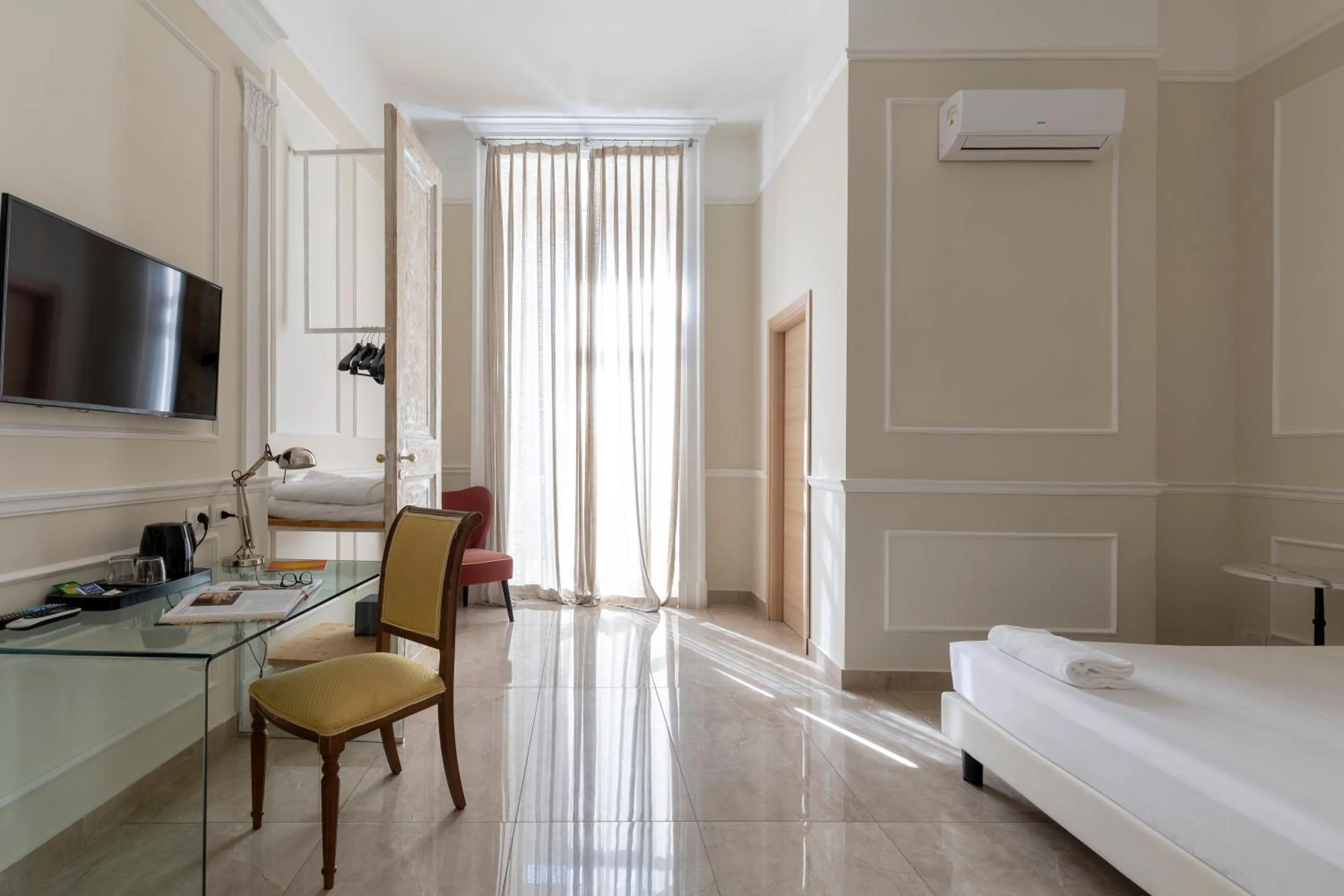 Bed in Napolit'amo Hotel Principe