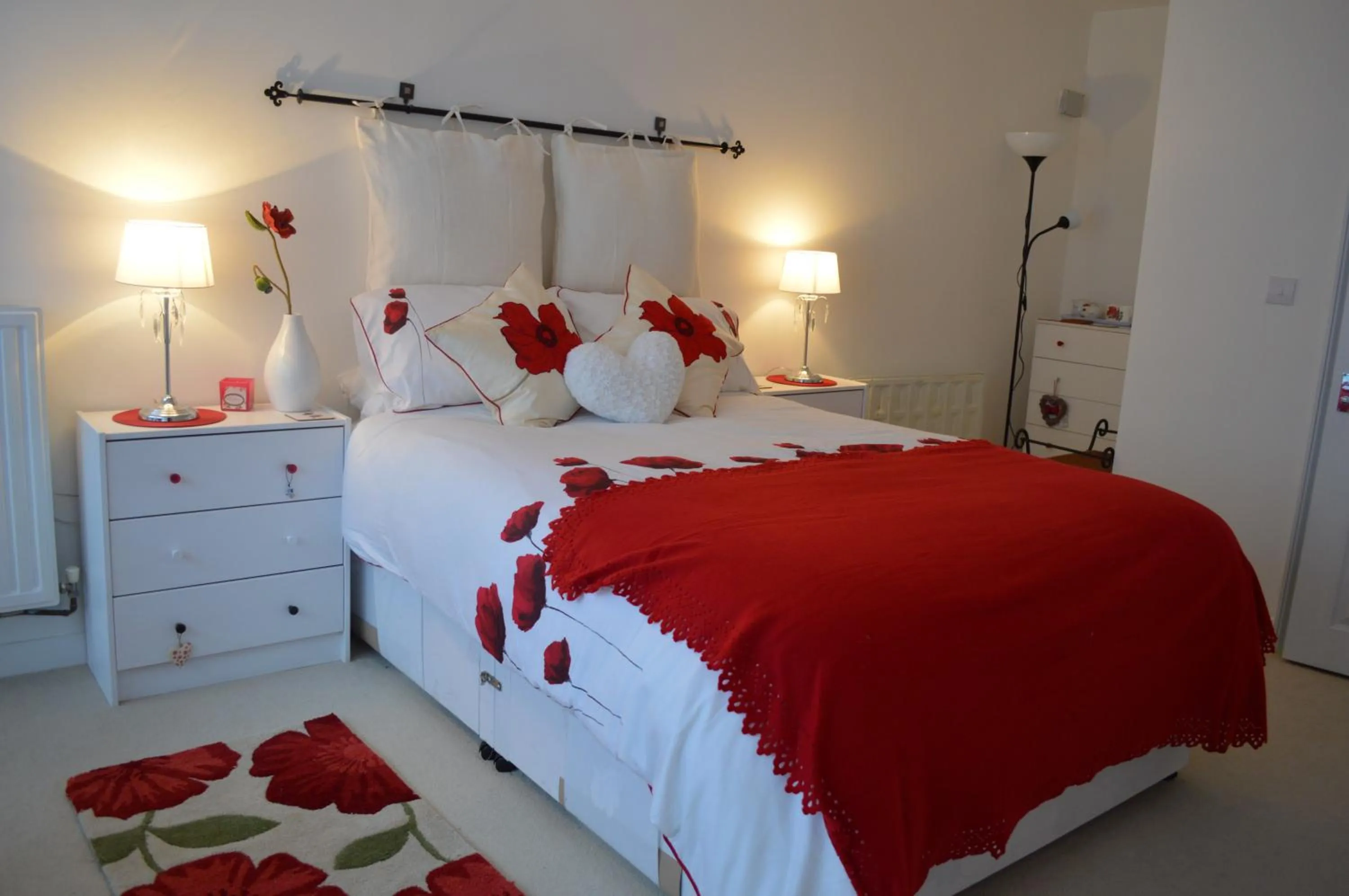 Photo of the whole room, Bed in Thornybank