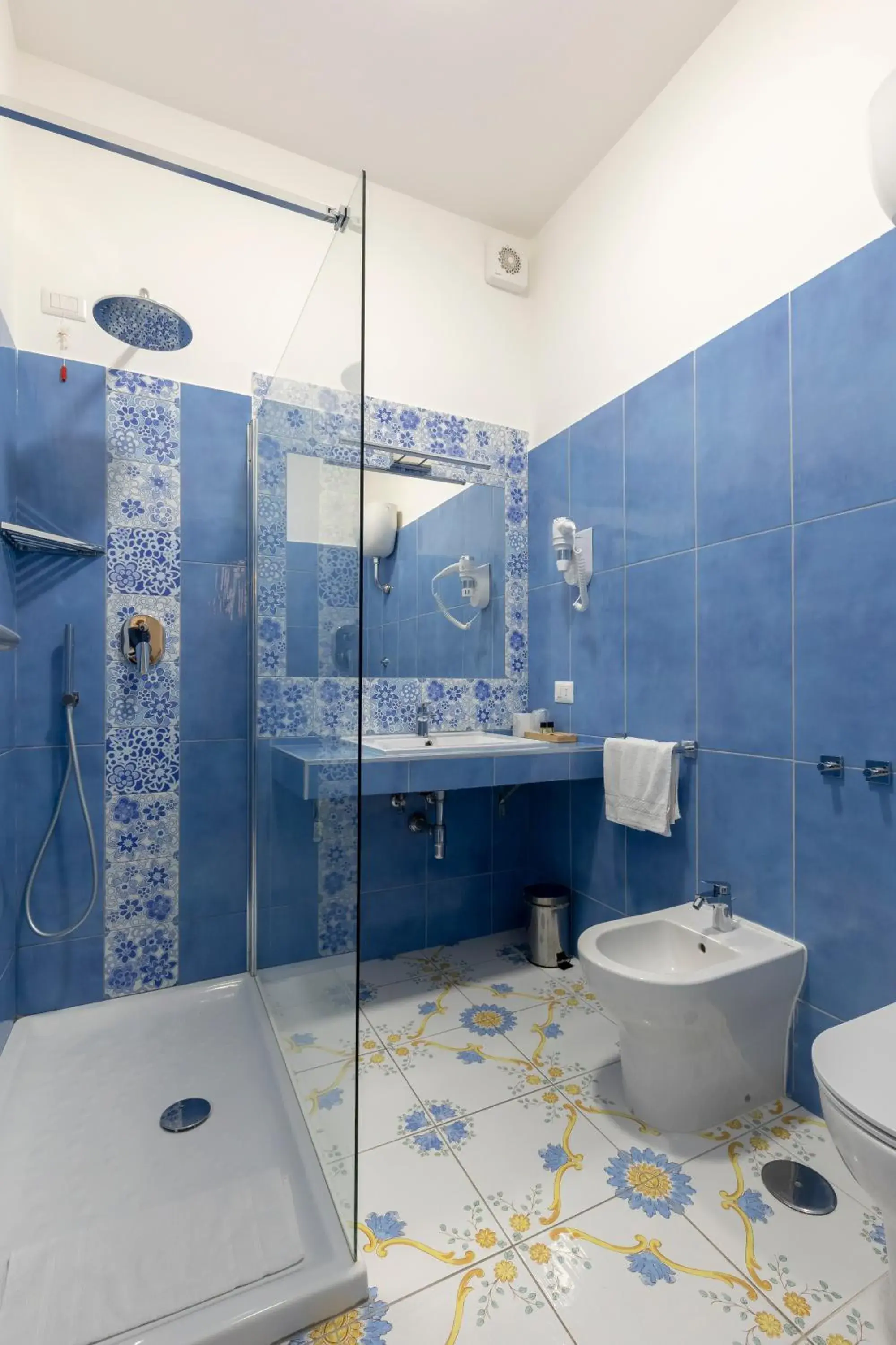 Double or Twin Room with City View in Napolit'amo Hotel Medina Double or Twin Room with City View in Napolit'amo Hotel Medina