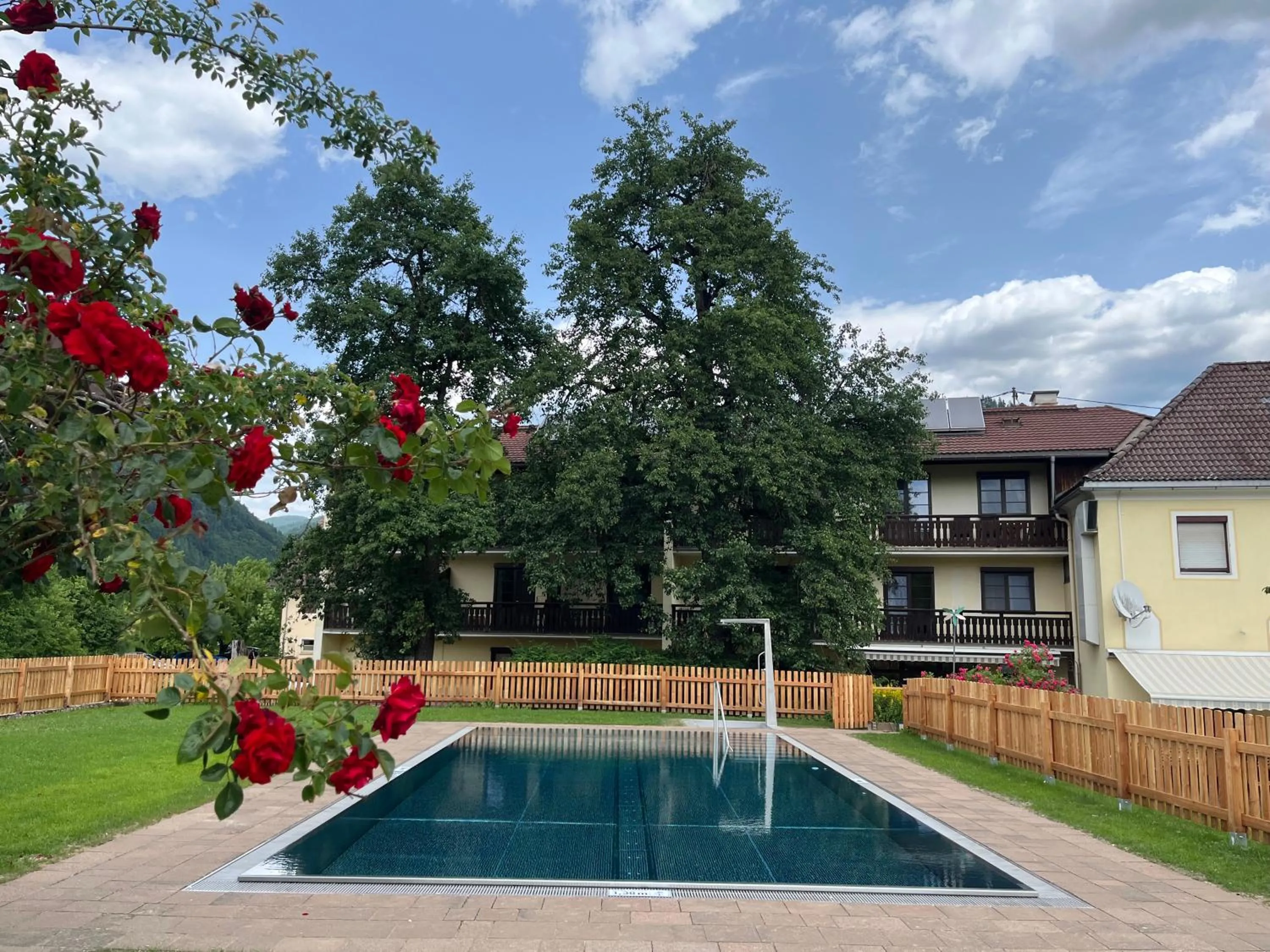 Swimming pool in Gasthof Pension Rabl