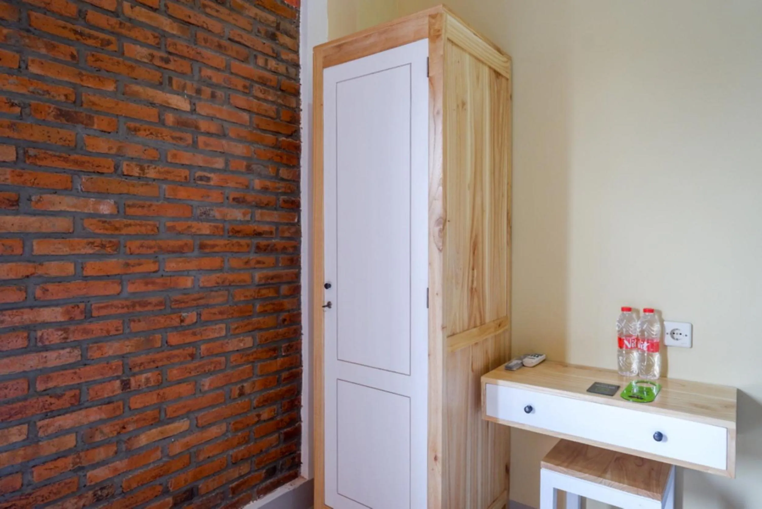 Bedroom in Urbanview Hotel Telu Wolu Monjali by RedDoorz