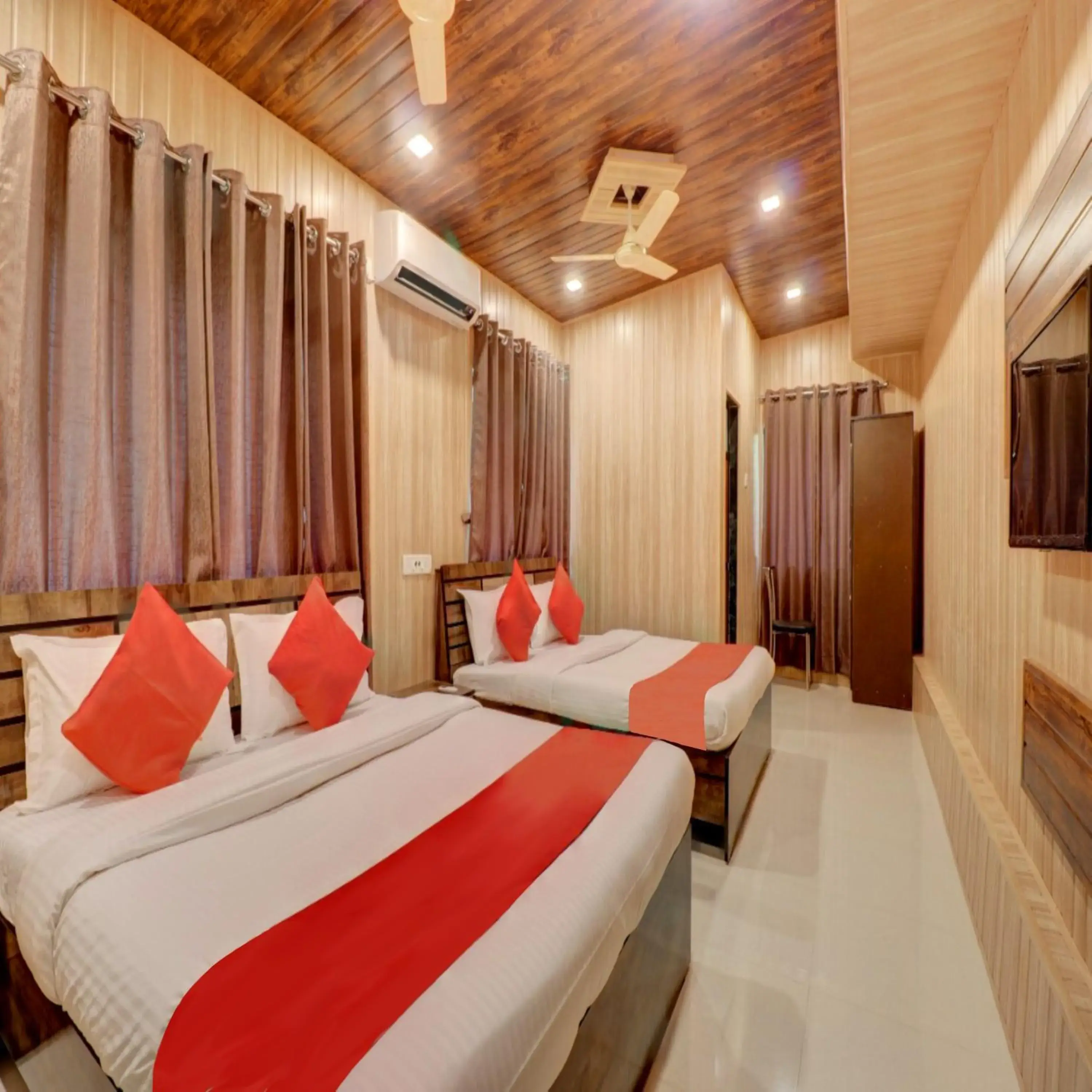 Family Room in Hotel Snehaprabha - Near to Nagaon Beach Alibaug Family Room in Hotel Snehaprabha - Near to Nagaon Beach Alibaug