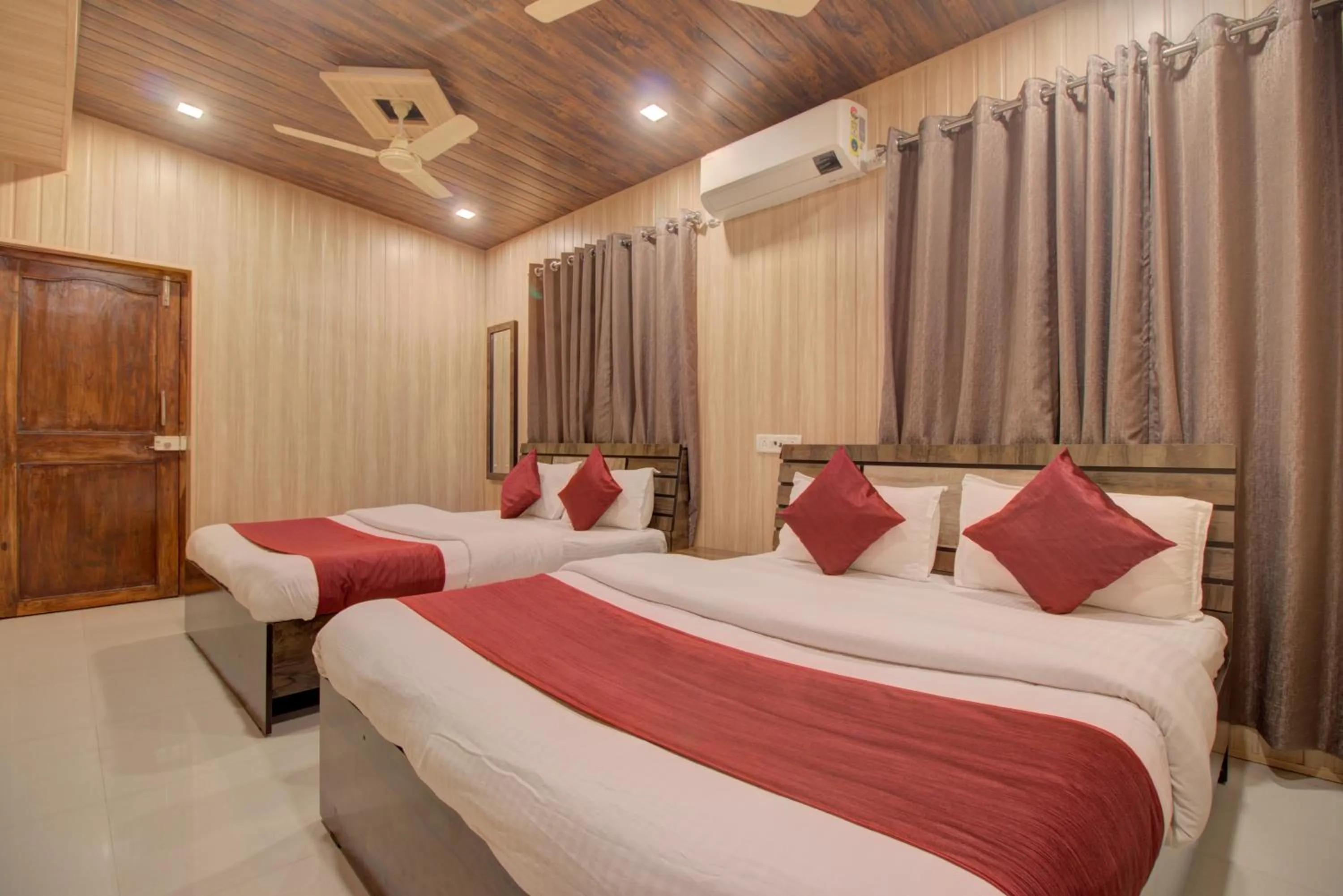 Bed in Hotel Snehaprabha - Near to Nagaon Beach Alibaug