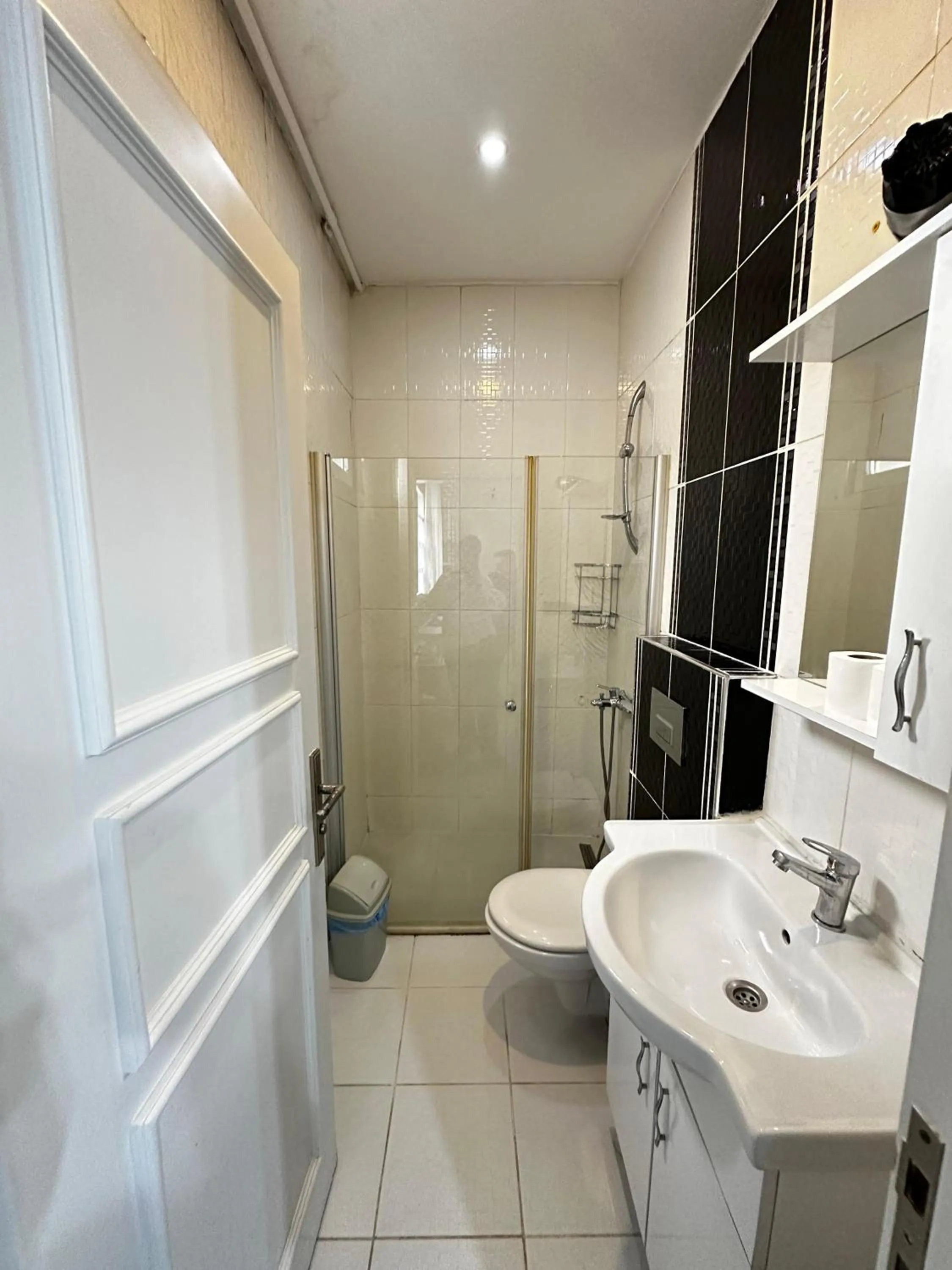 Shower in Blueway Hotel Residence