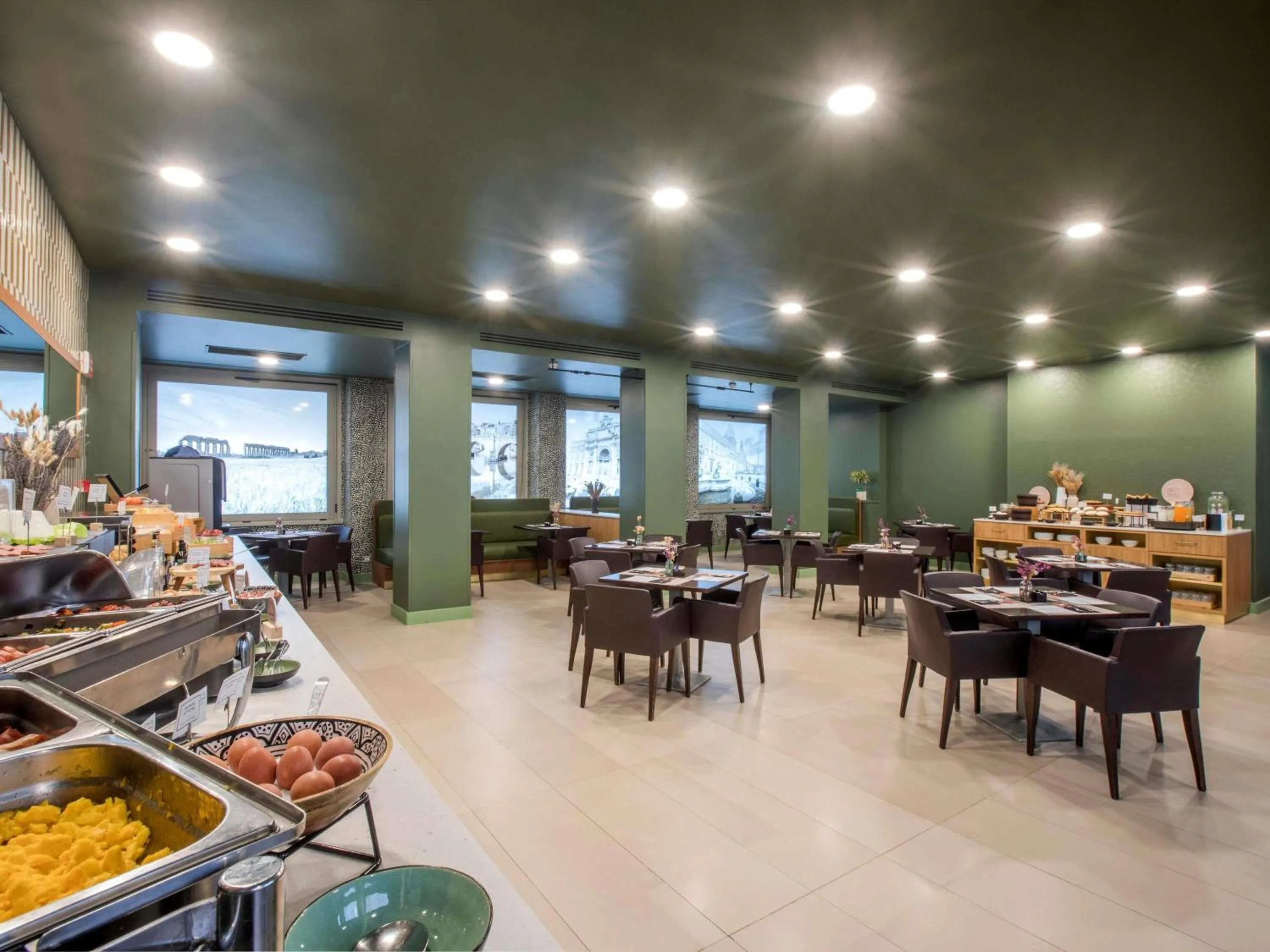 Breakfast in Mercure Roma Centro Saint John