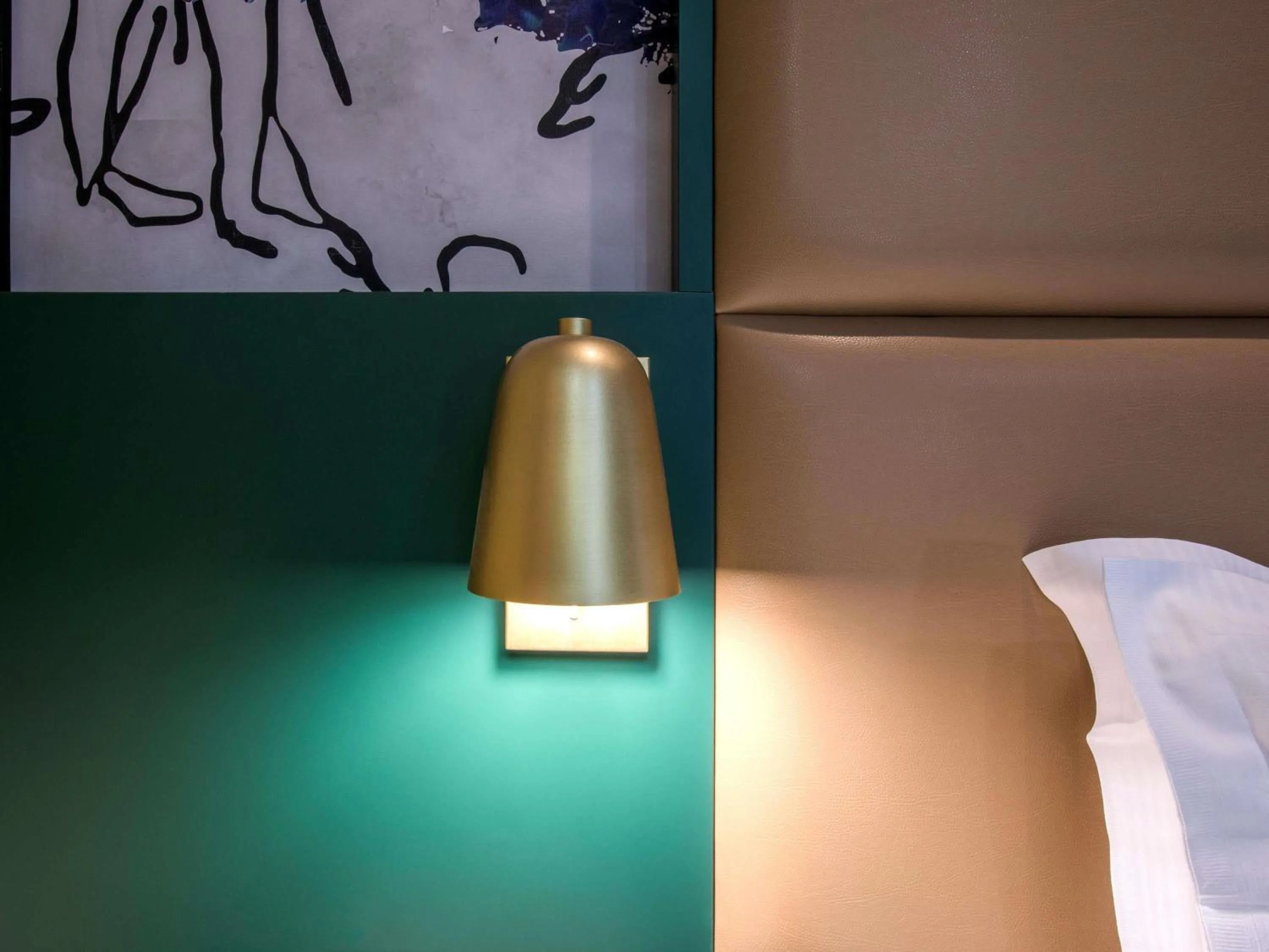 Bedroom in Mercure Roma Centro Saint John