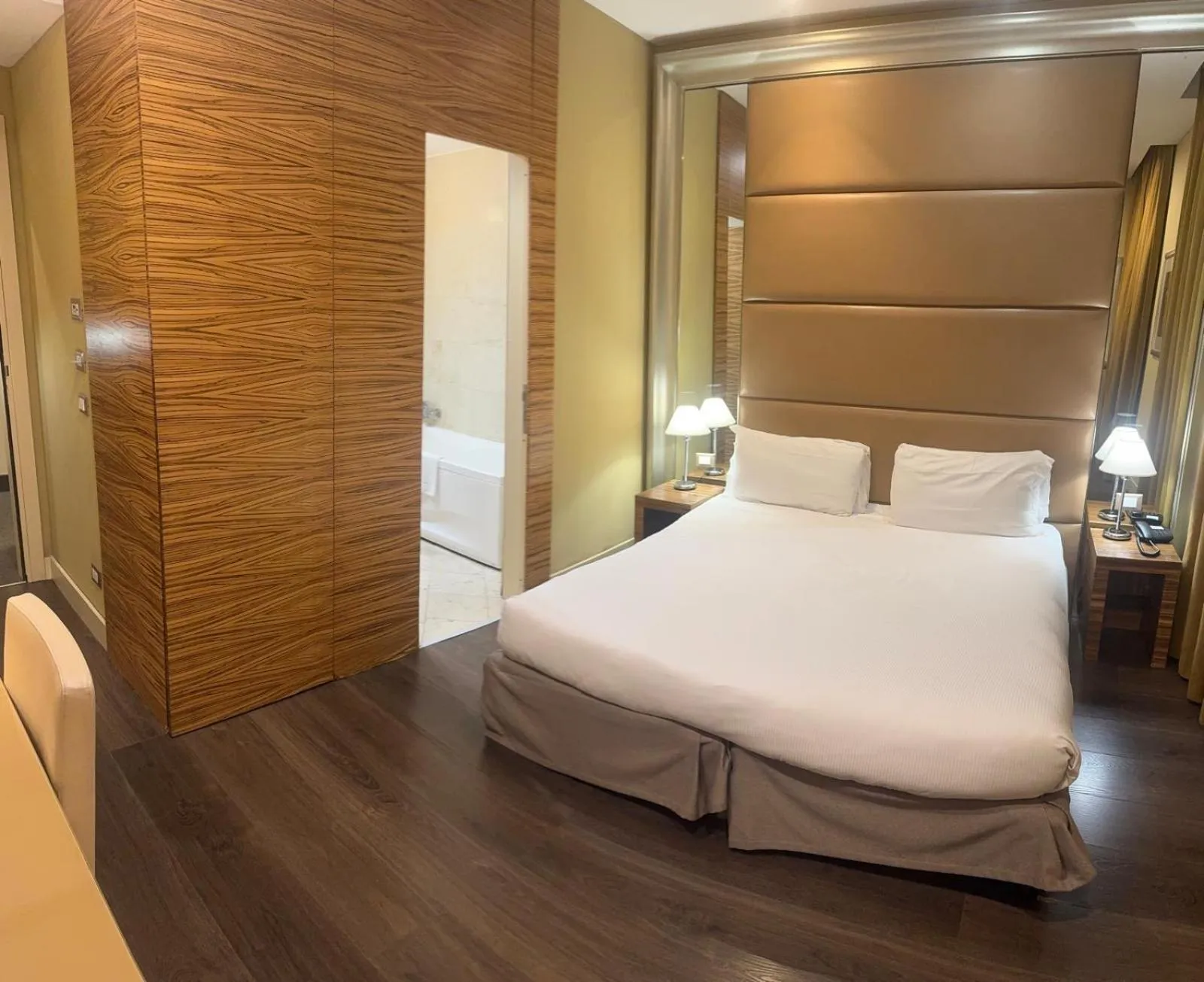 Bed in Hotel Saint John