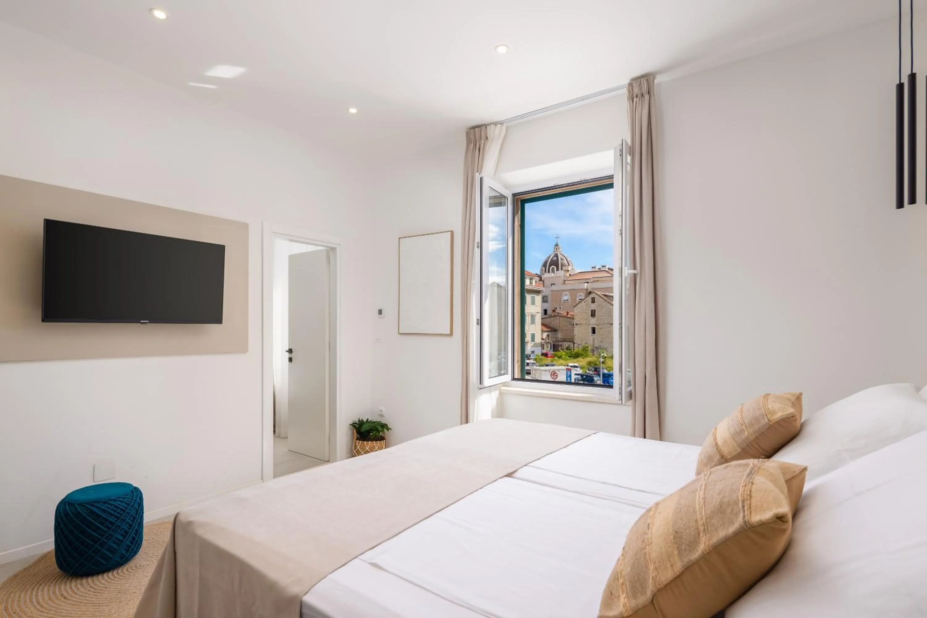 Bed in 48 Rooms Split