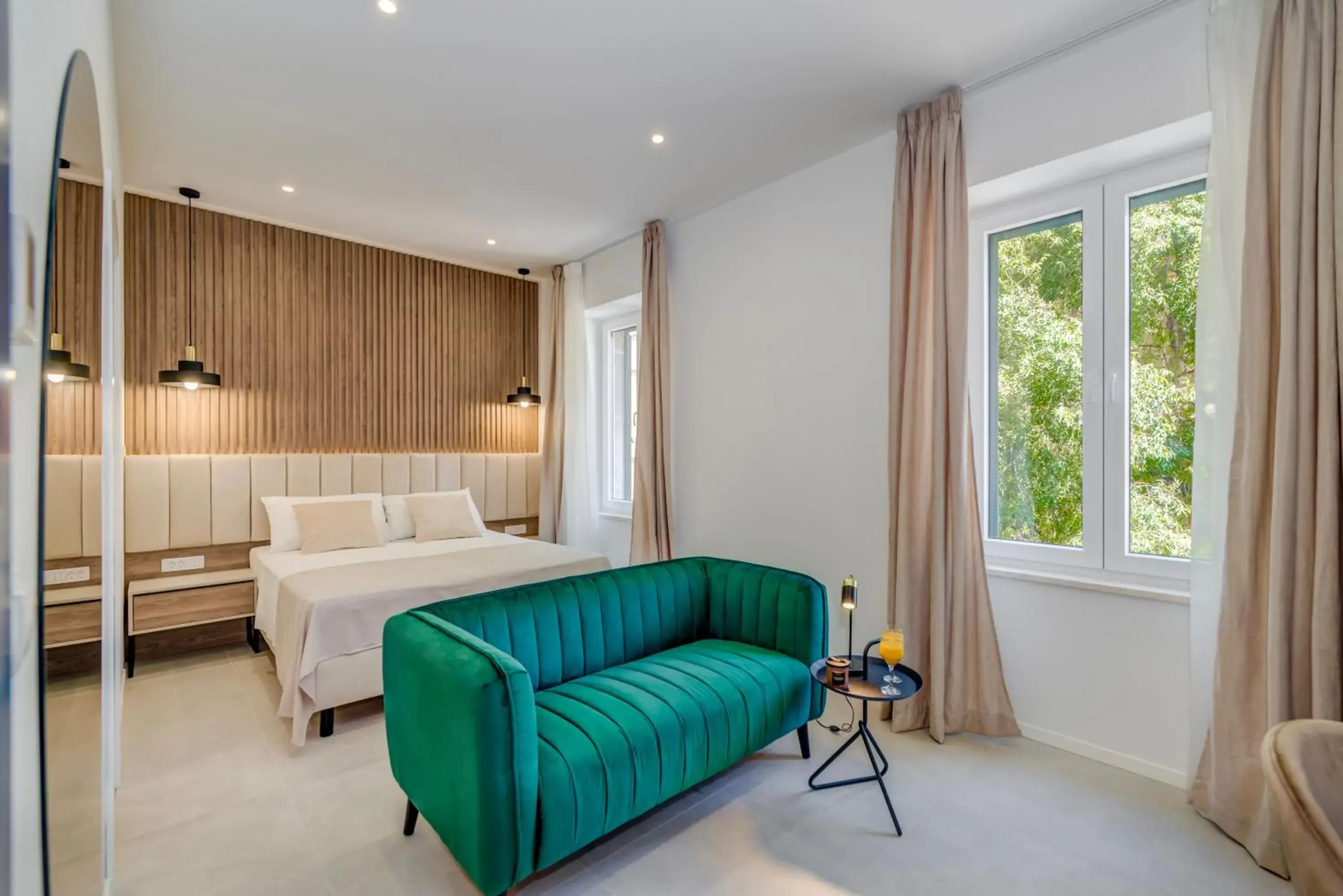 48 Rooms Split 48 Rooms Split