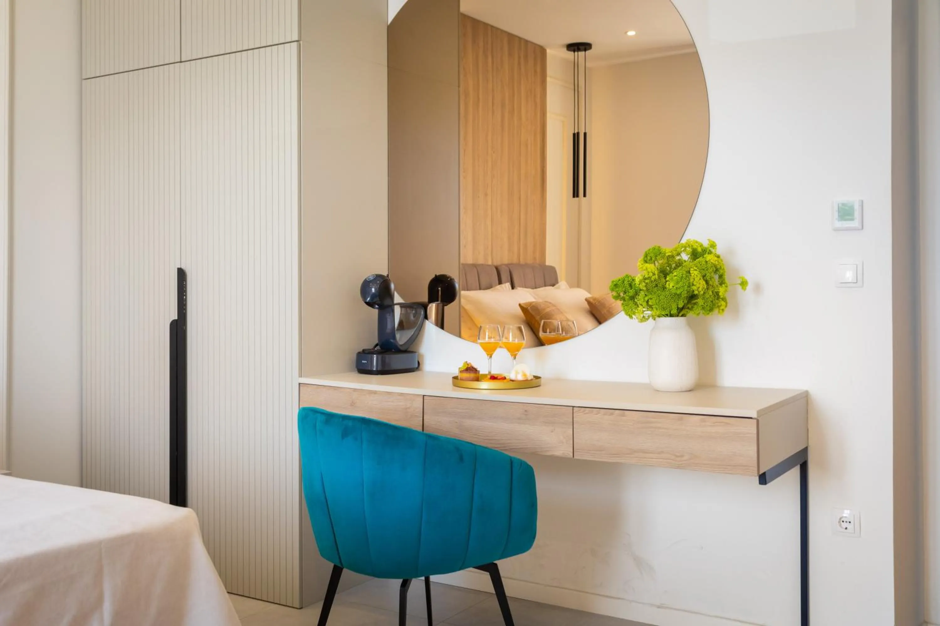 Bedroom, Bed in 48 Rooms Split