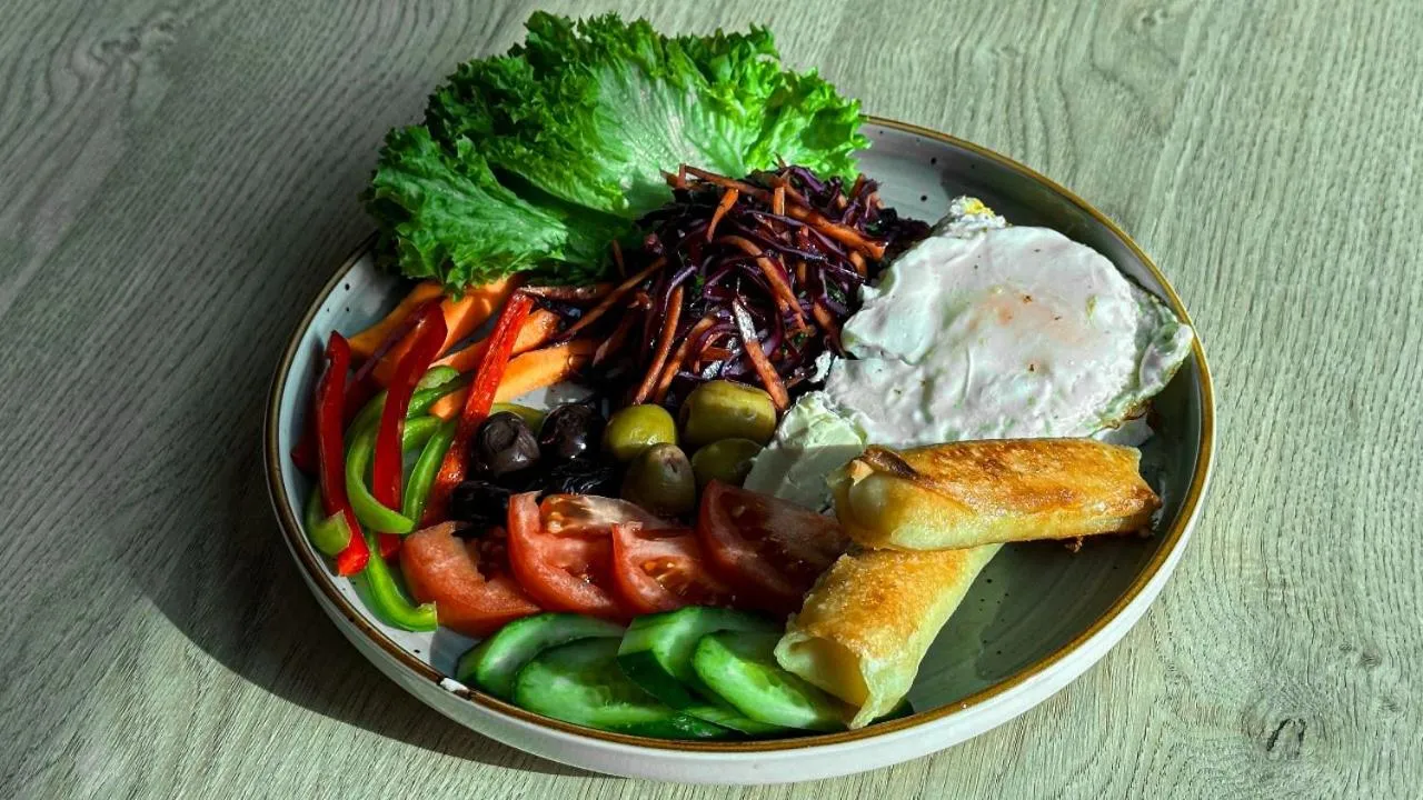 Breakfast in Season Suite Apart-Hotel