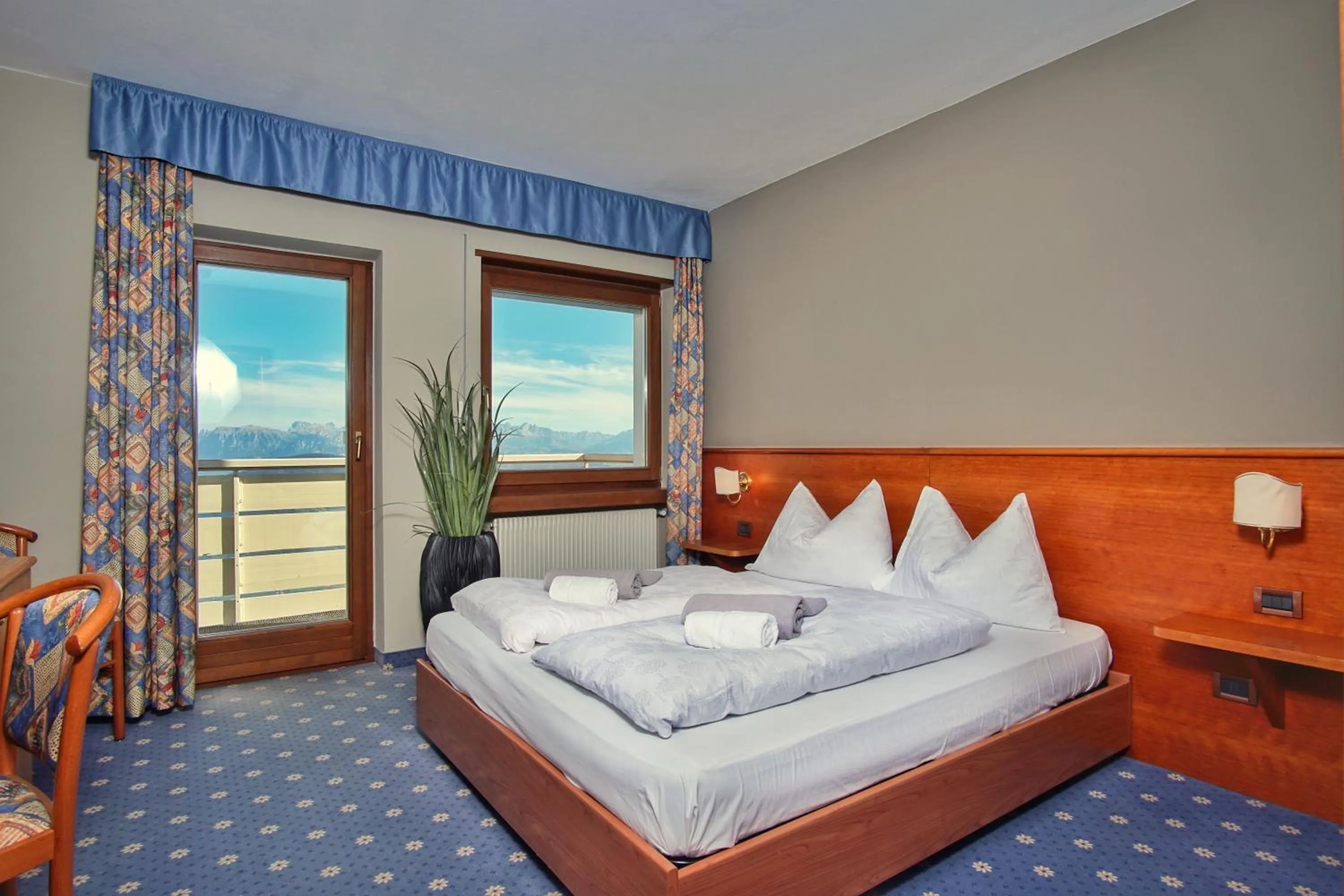 Photo of the whole room in PanoramaHotel Penegal