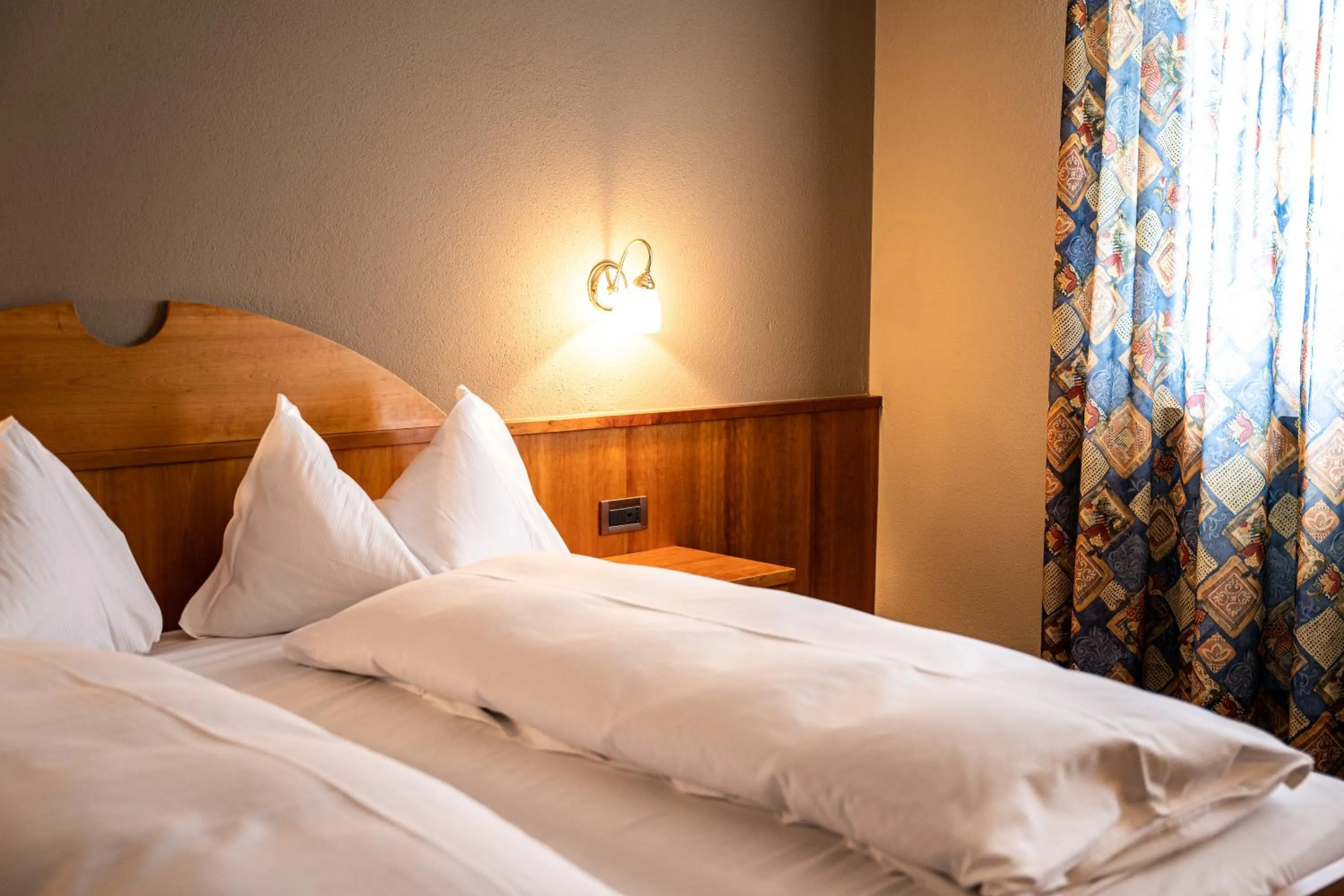 Photo of the whole room in PanoramaHotel Penegal