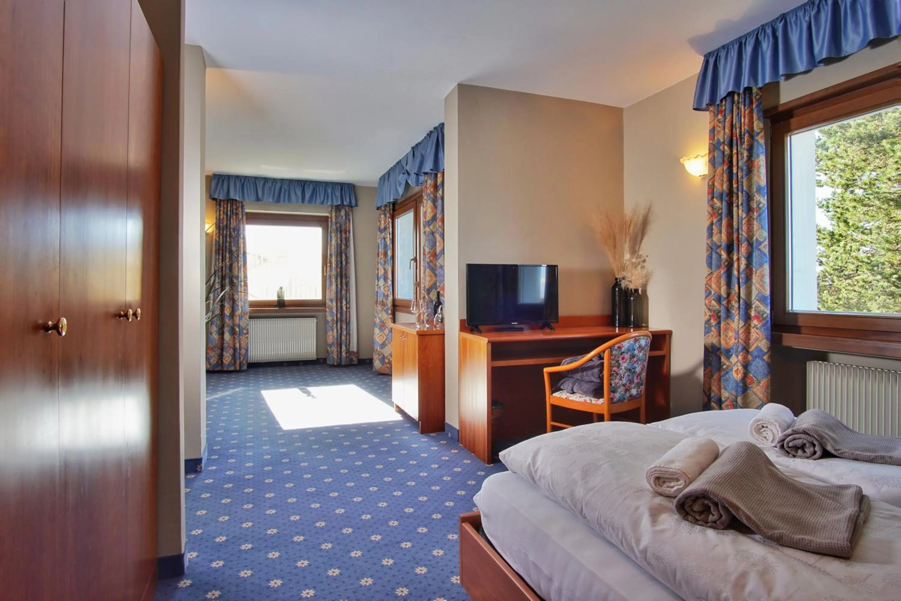 Photo of the whole room in PanoramaHotel Penegal