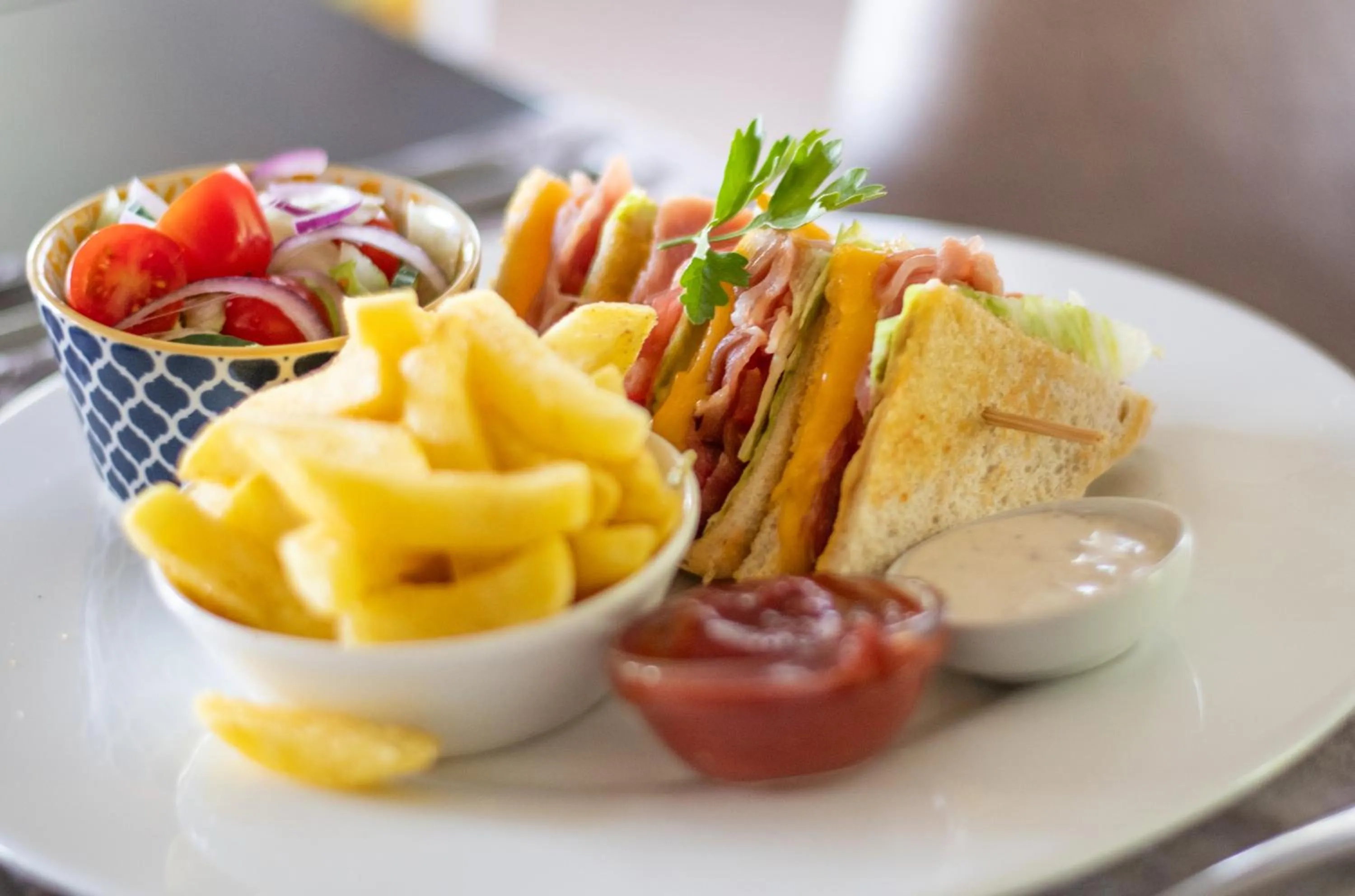 Restaurant/places to eat in Nut Grove Boutique Hotel