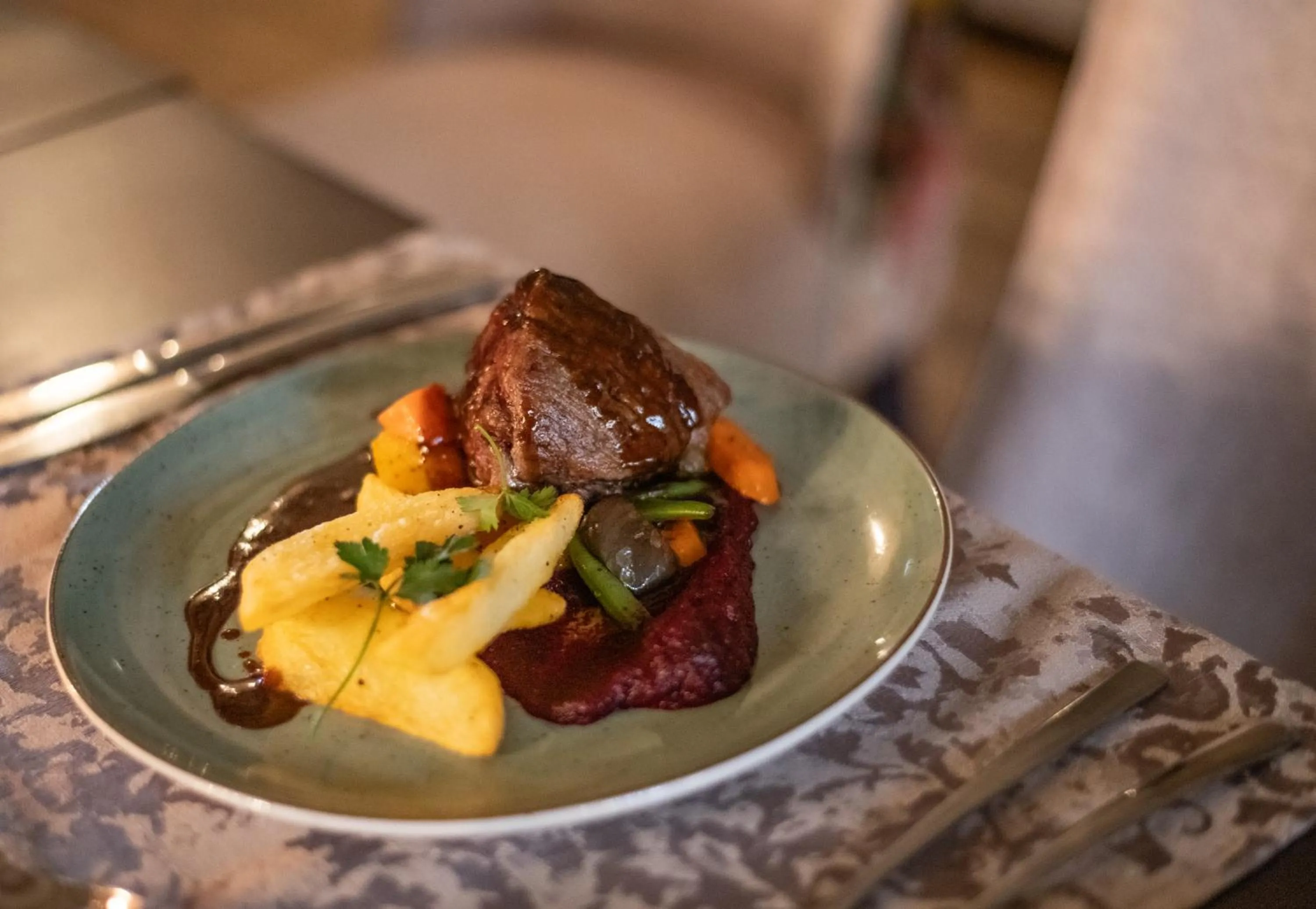 Restaurant/places to eat in Nut Grove Boutique Hotel